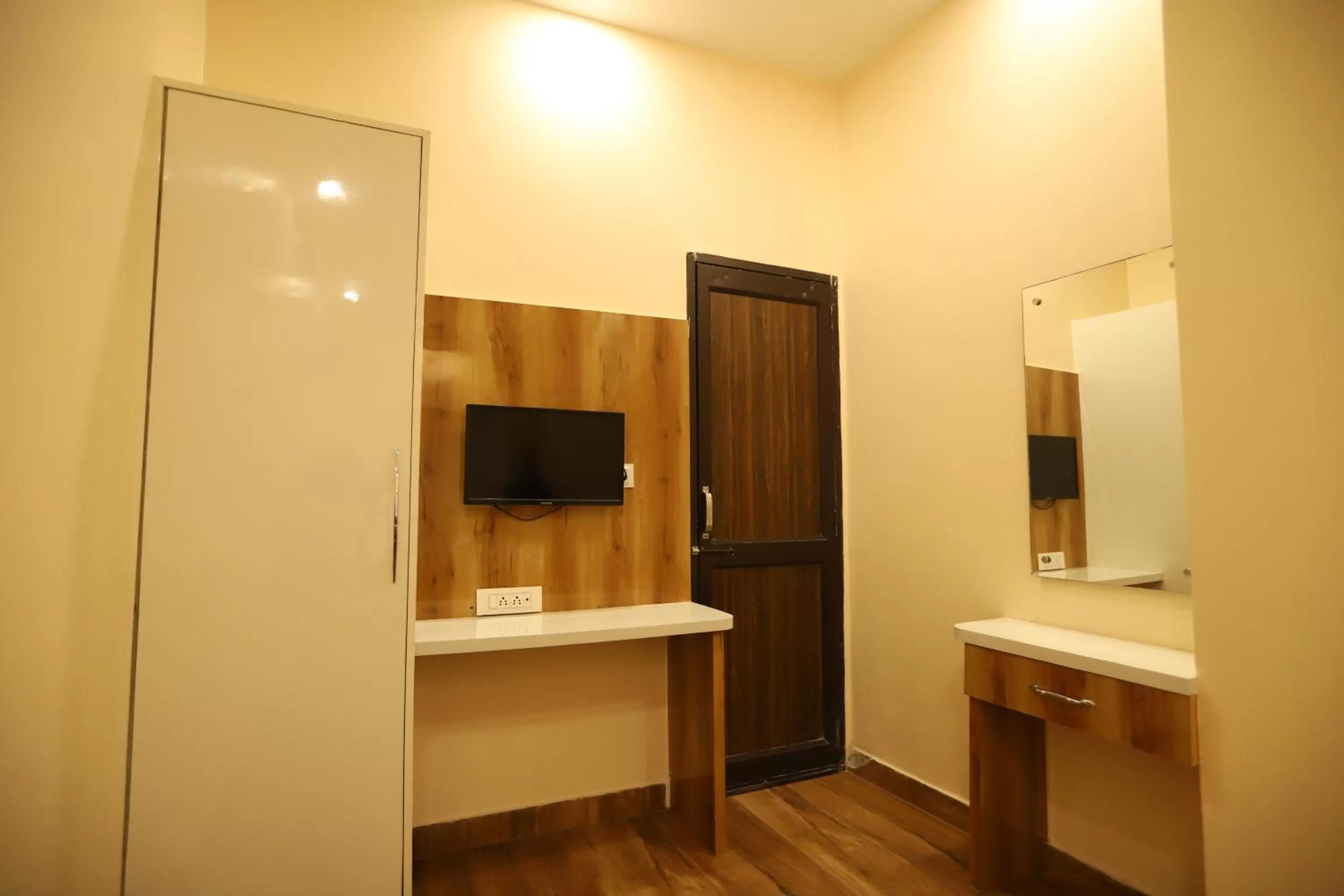 TV and multimedia in The Park View Hotel