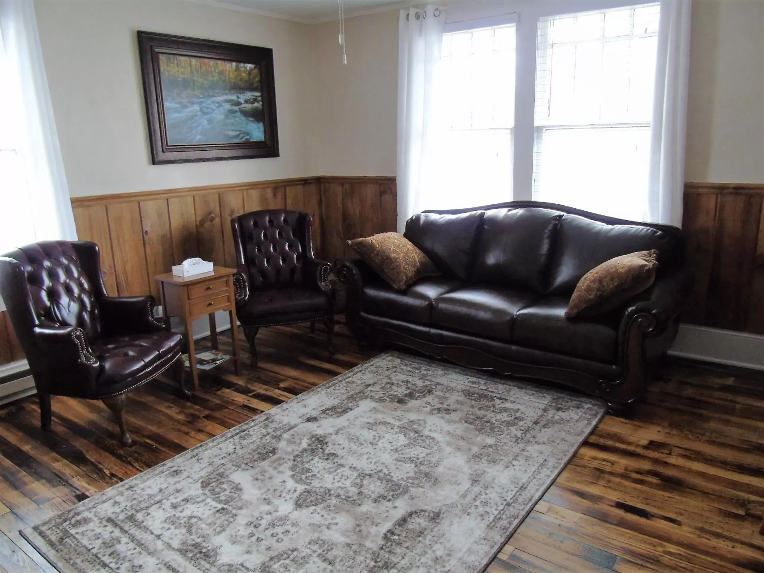 Seating Area in The Charleston Inn