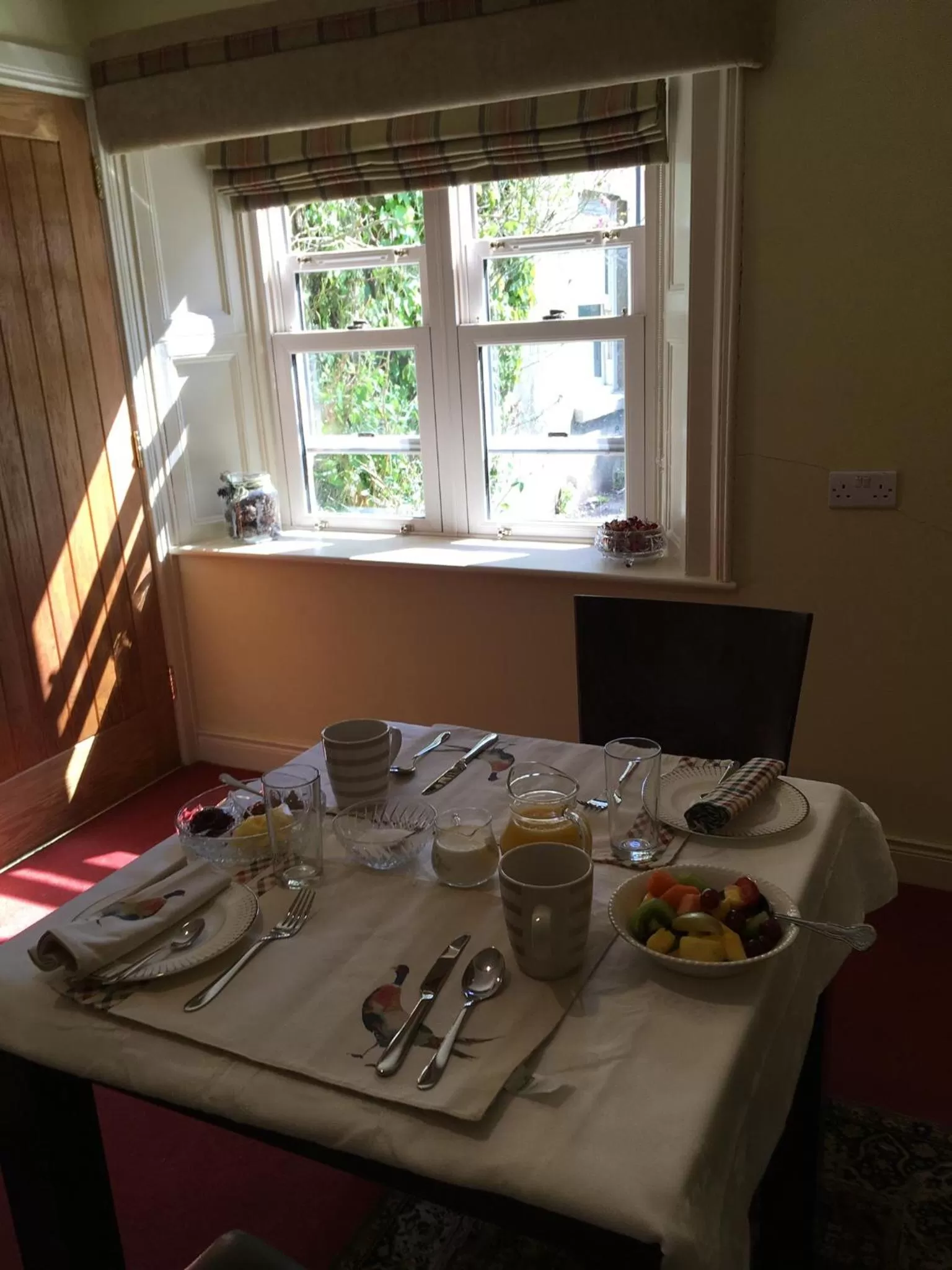 Breakfast in Crookedstone House