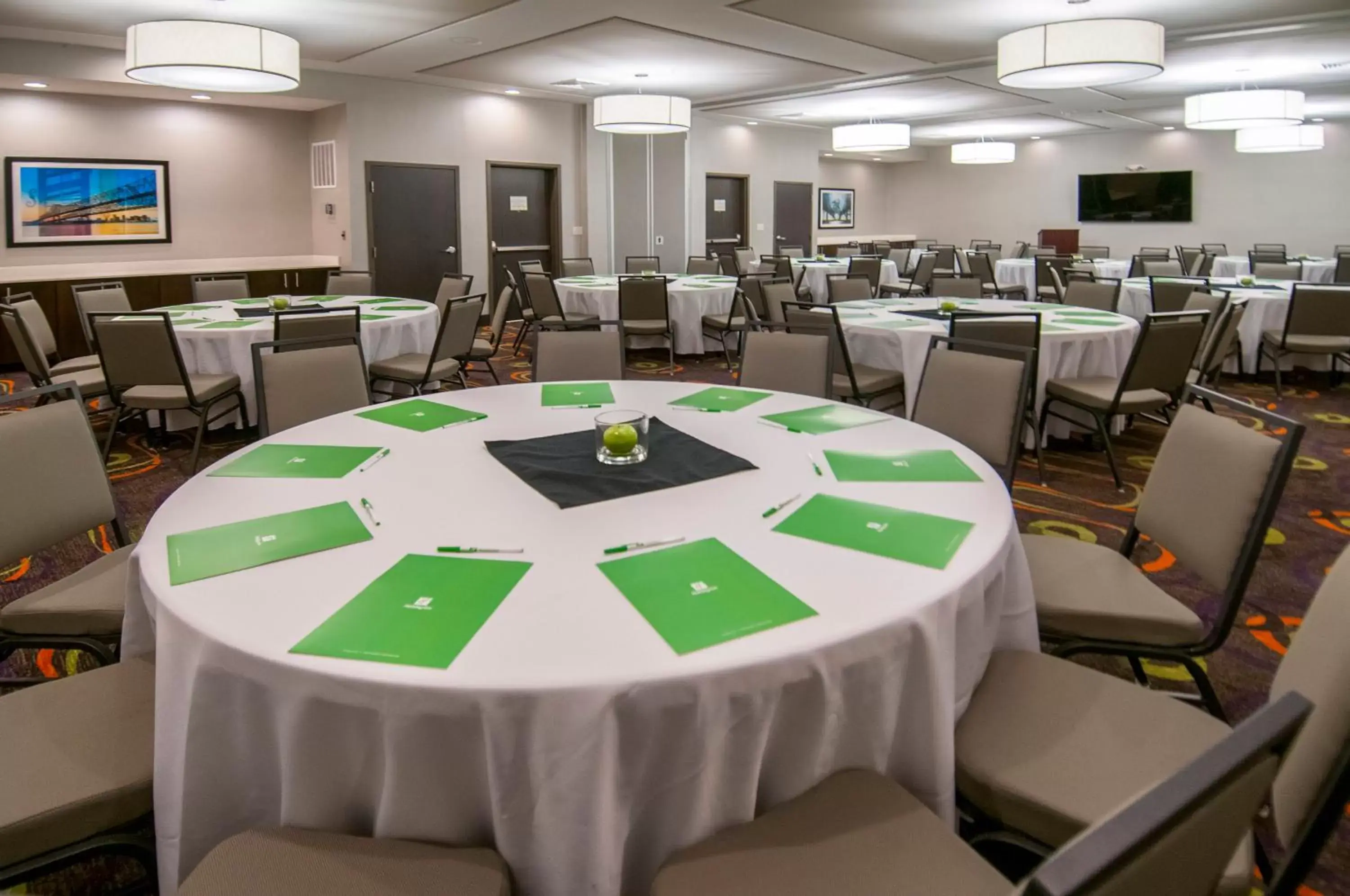 Banquet/Function facilities, Restaurant/Places to Eat in Holiday Inn - New Orleans Airport North, an IHG Hotel