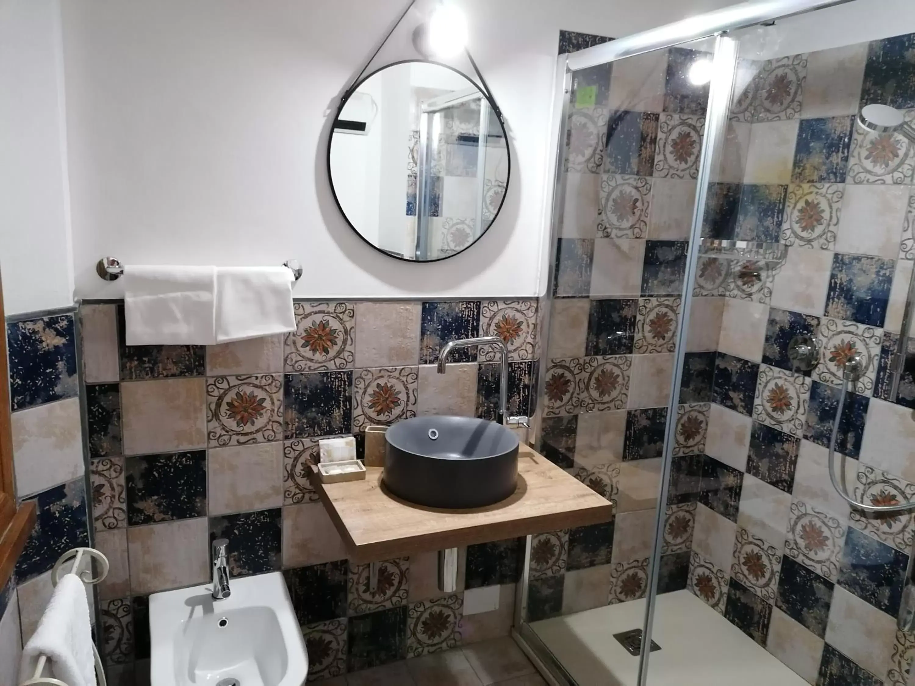Bathroom in Cicerone Guest House