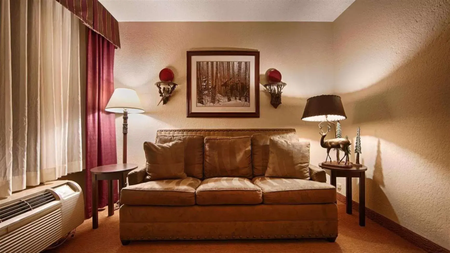 Seating Area in Best Western Mountain Lodge At Banner Elk