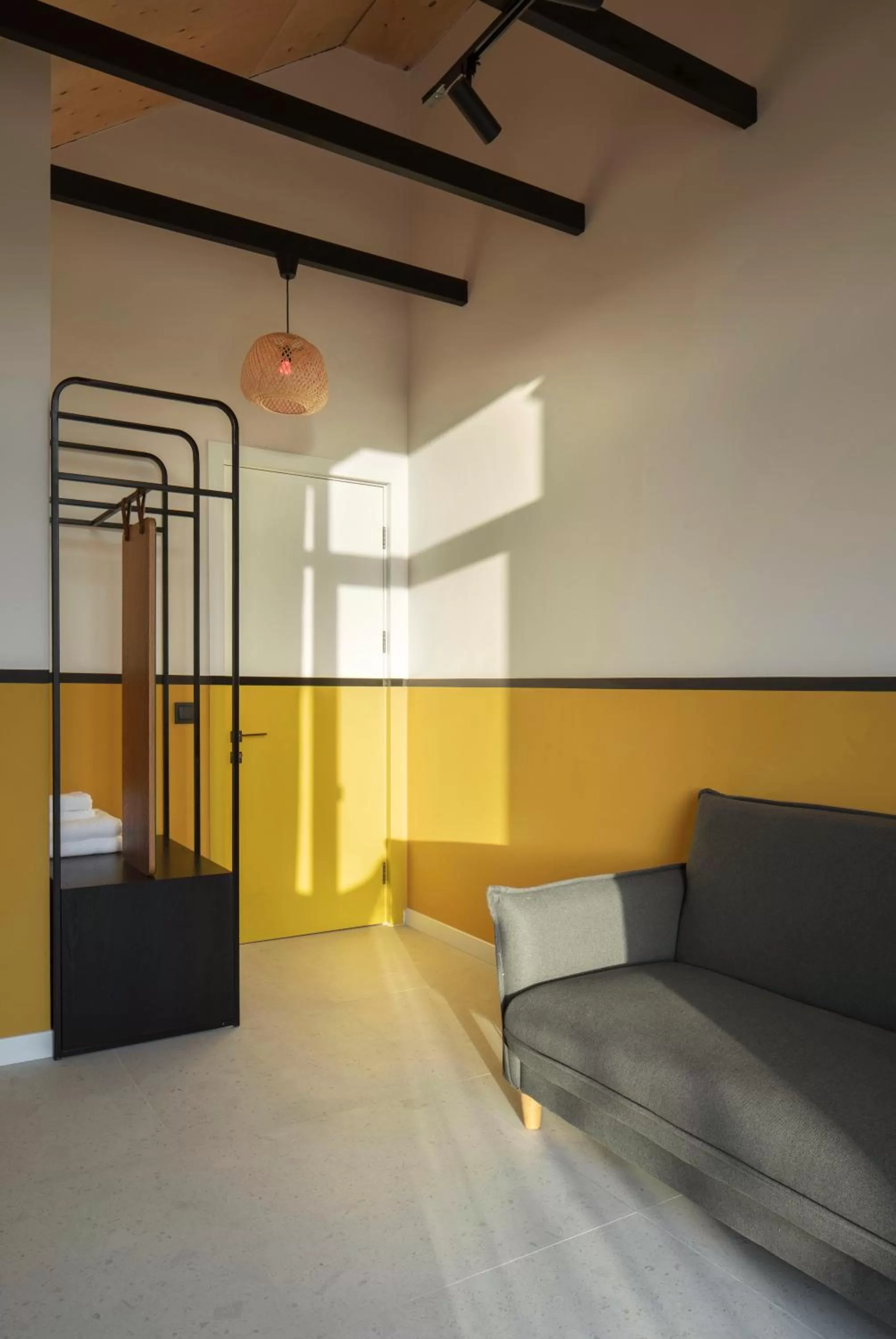 Seating area, Bed in Major's House Hotel