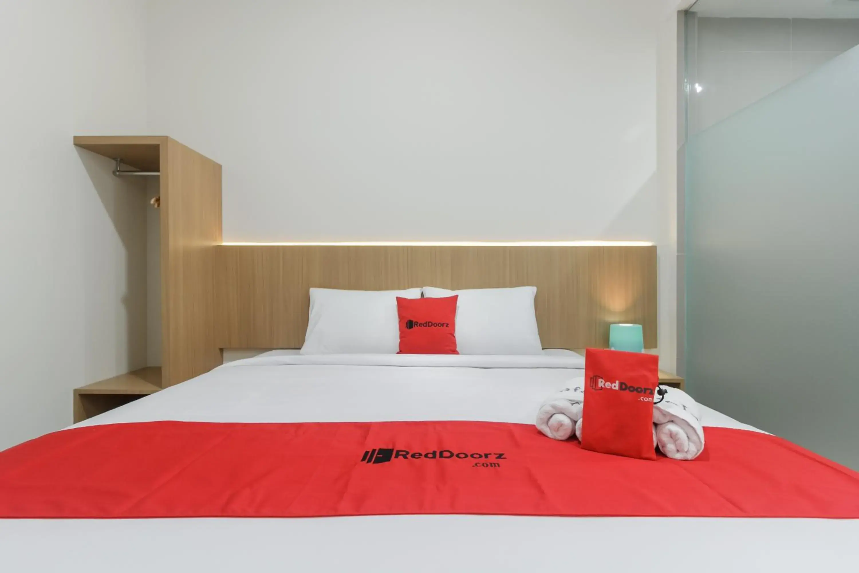 Bed in RedDoorz near Mall SKA Pekanbaru