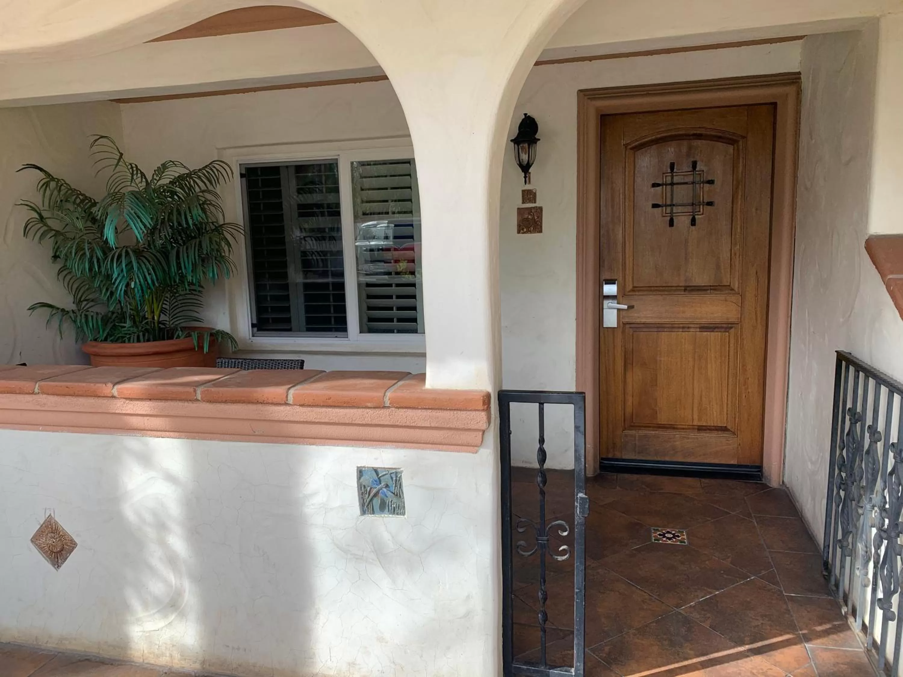 Facade/entrance in Chantico Inn