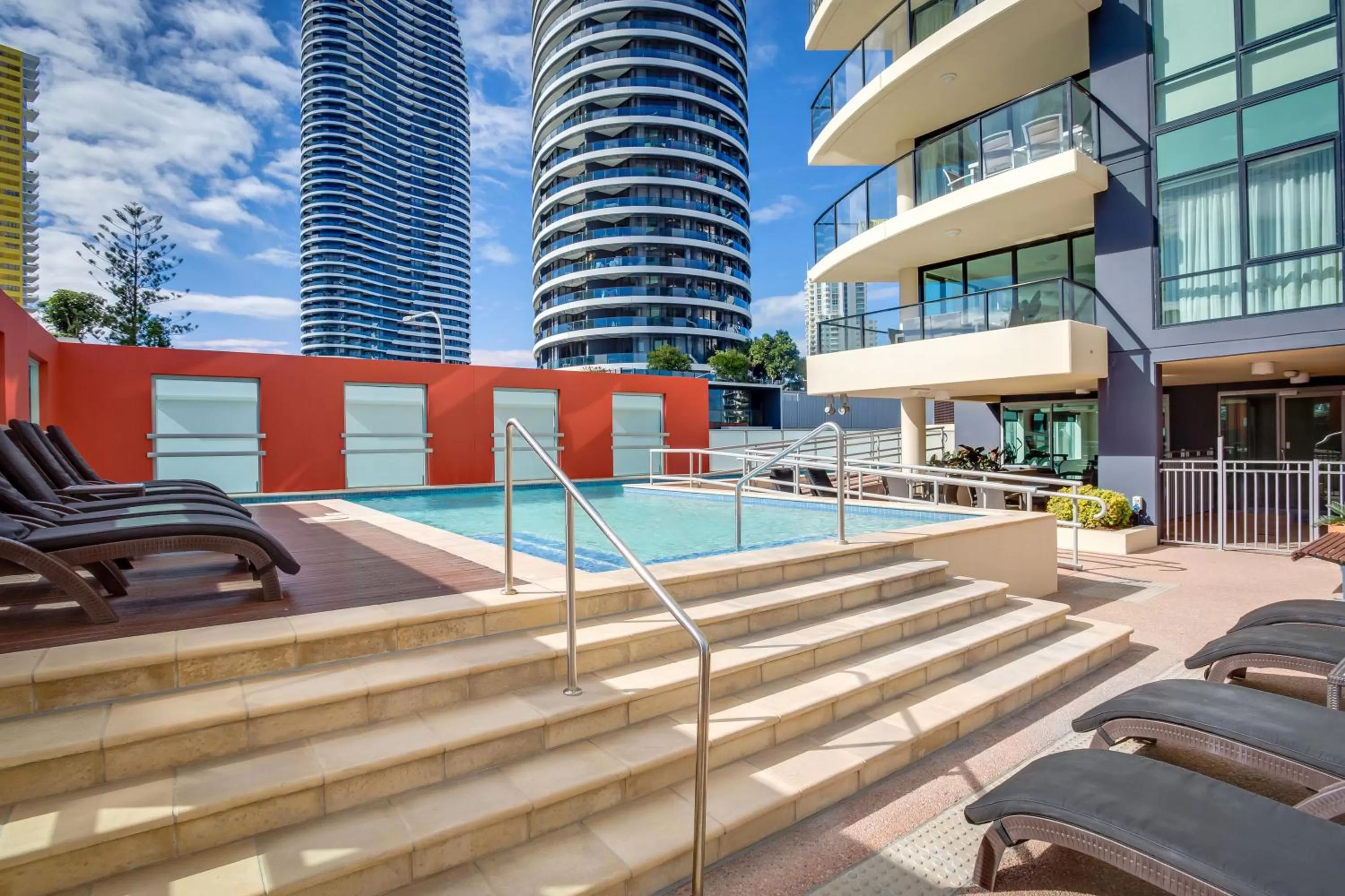 Swimming pool in Mantra Broadbeach on the Park