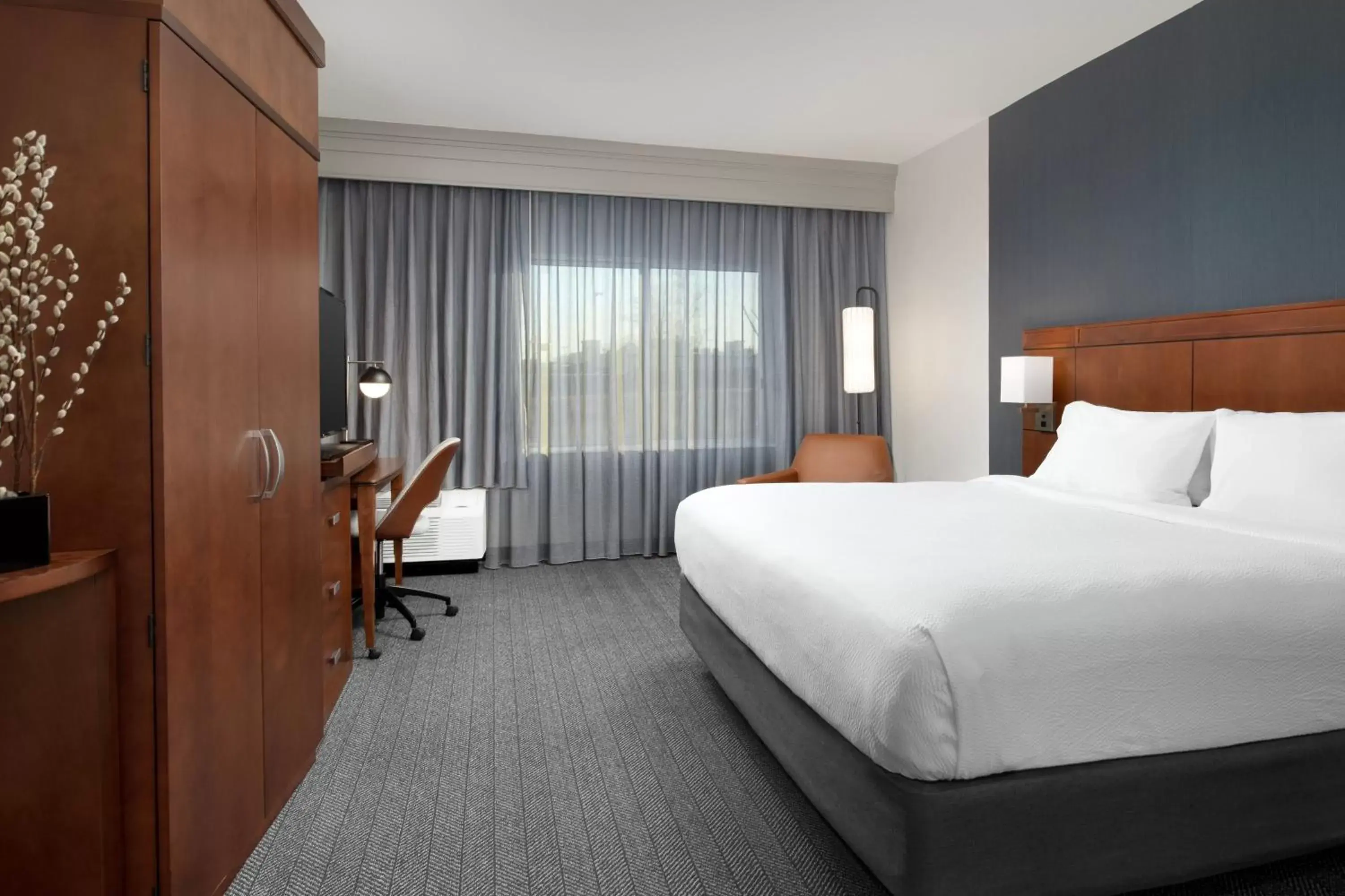 Photo of the whole room, Bed in Courtyard By Marriott Little Rock North