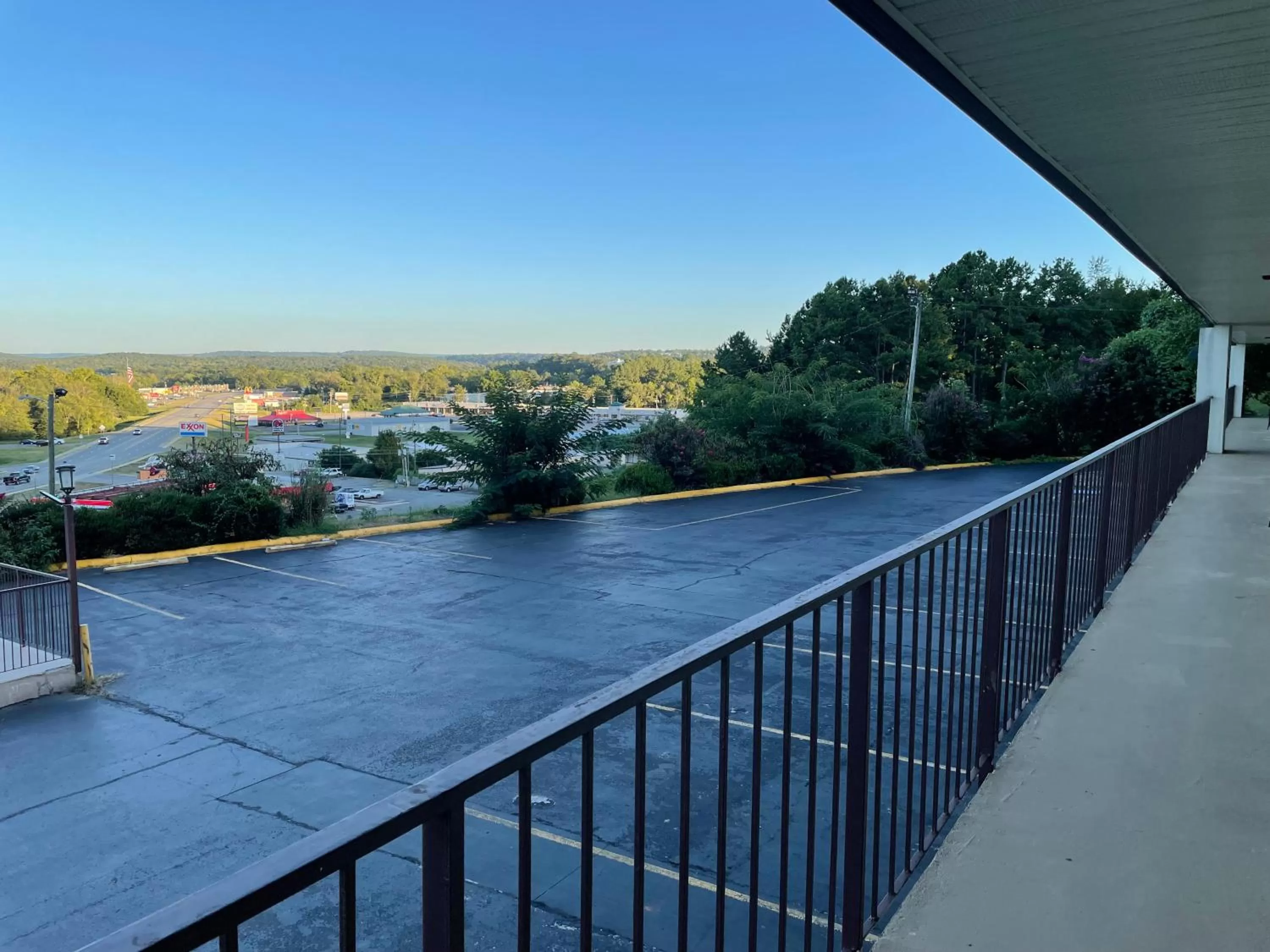 Property building in Quality Inn Clinton North