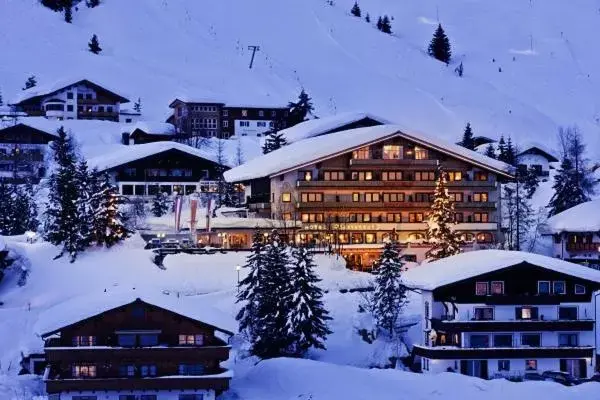 Property building, Winter in Hotel Plattenhof