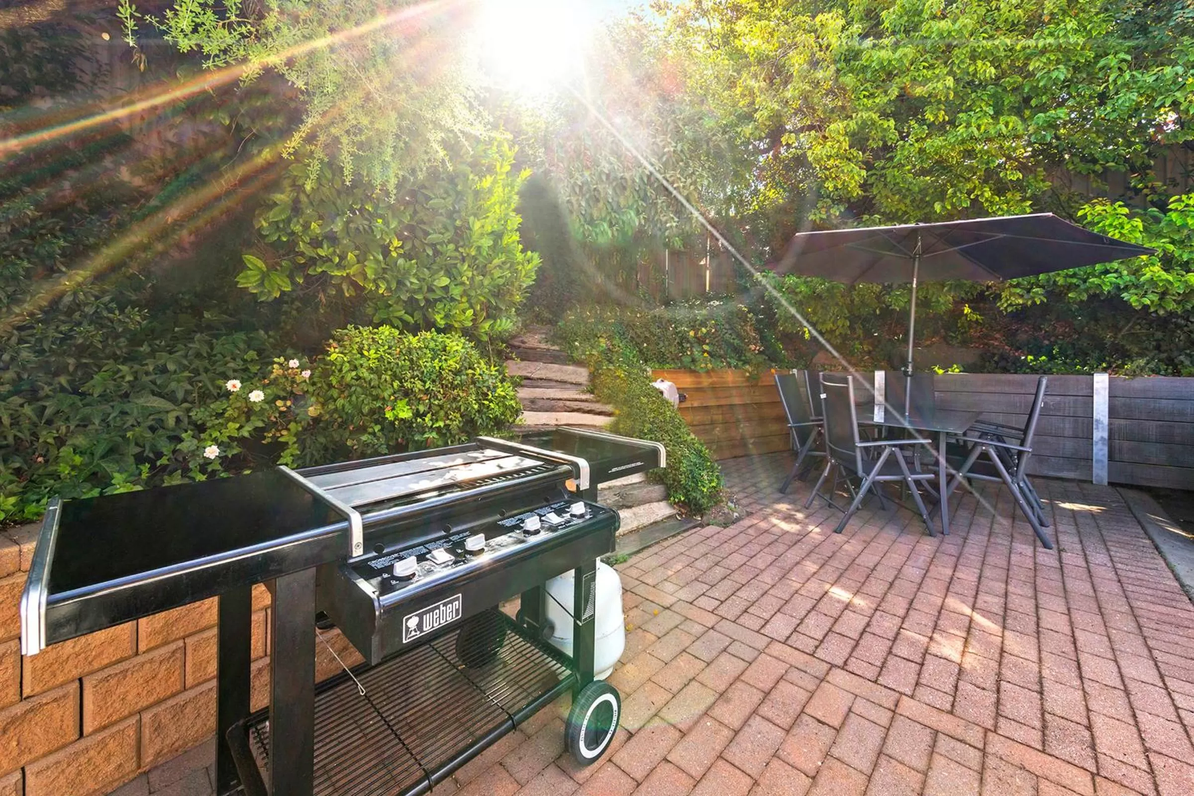 BBQ facilities in Cathedral Motor Inn