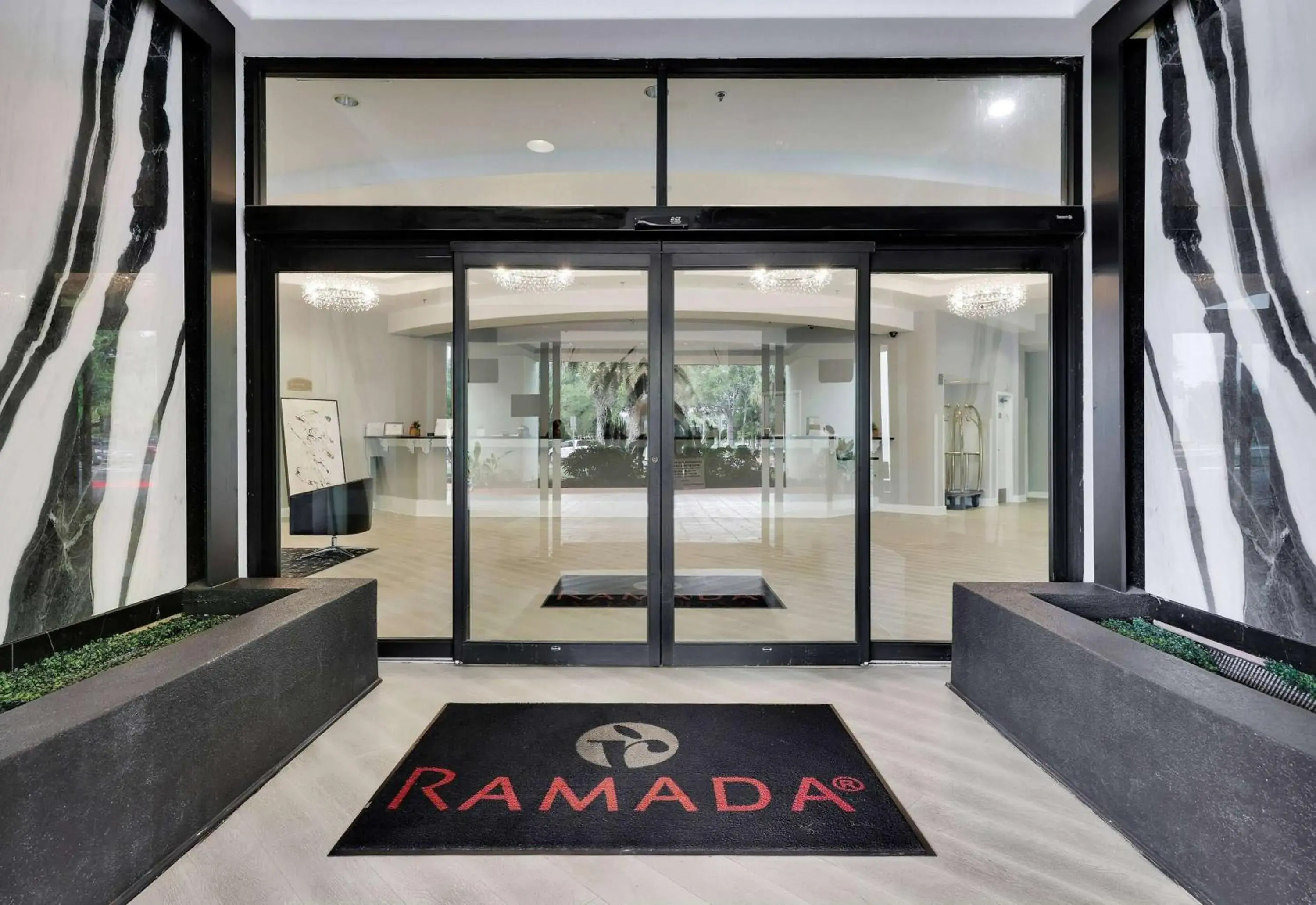 Lobby or reception in Ramada by Wyndham Jacksonville I-95 by Butler Blvd