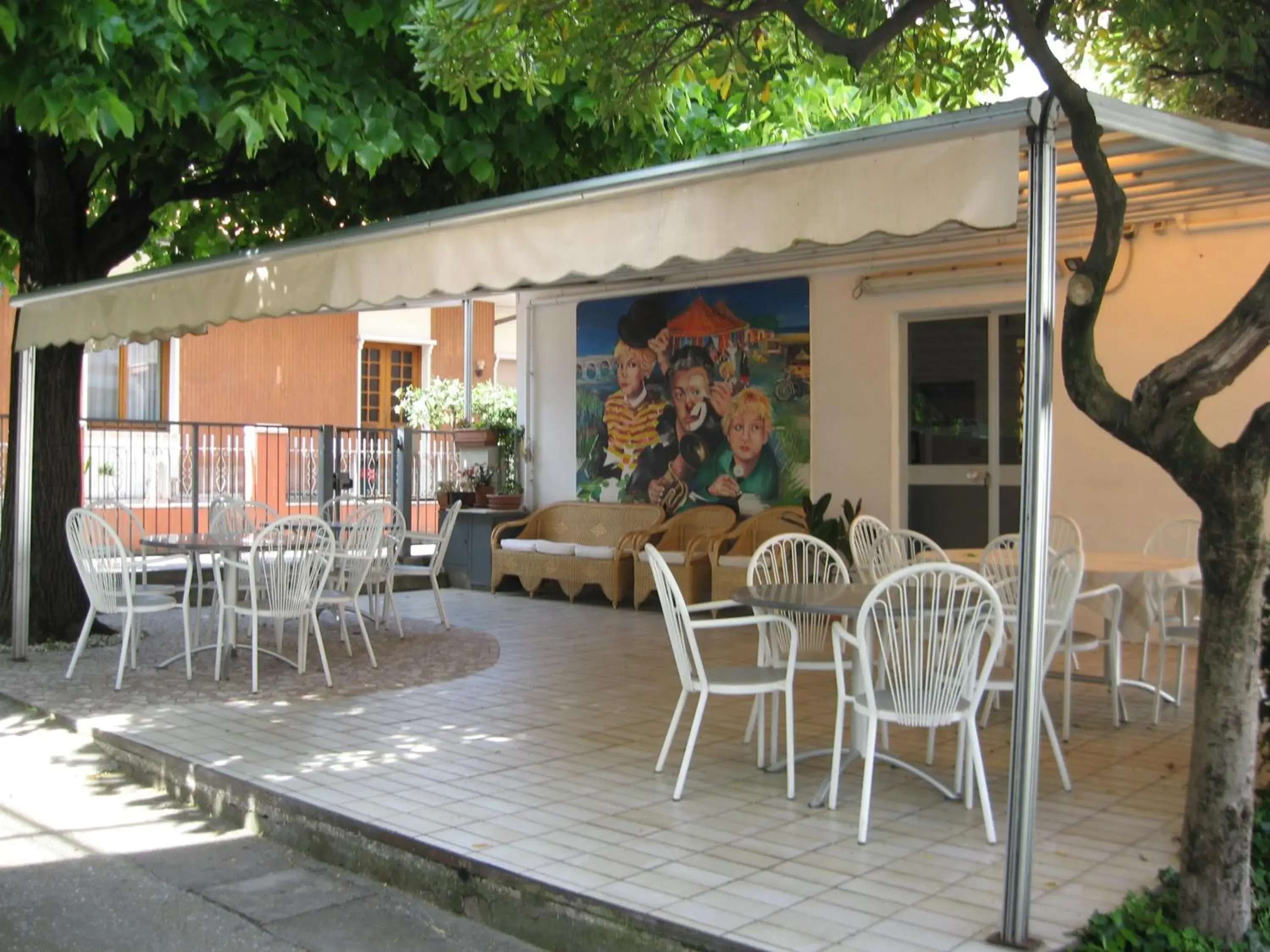 Restaurant/Places to Eat in Hotel Eleonora