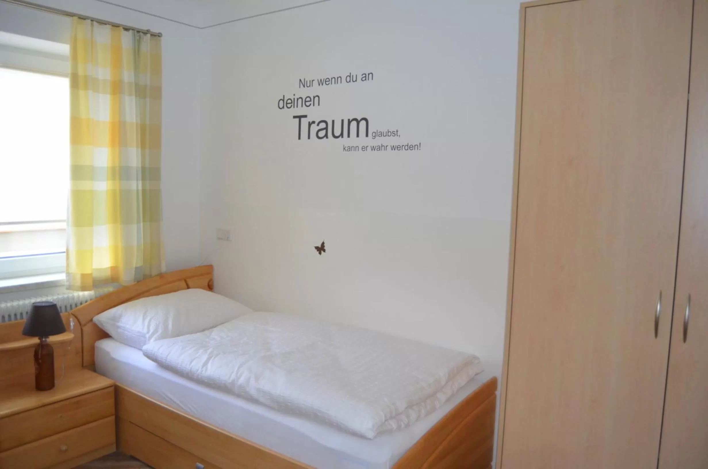 Bed in Pension zum Strell