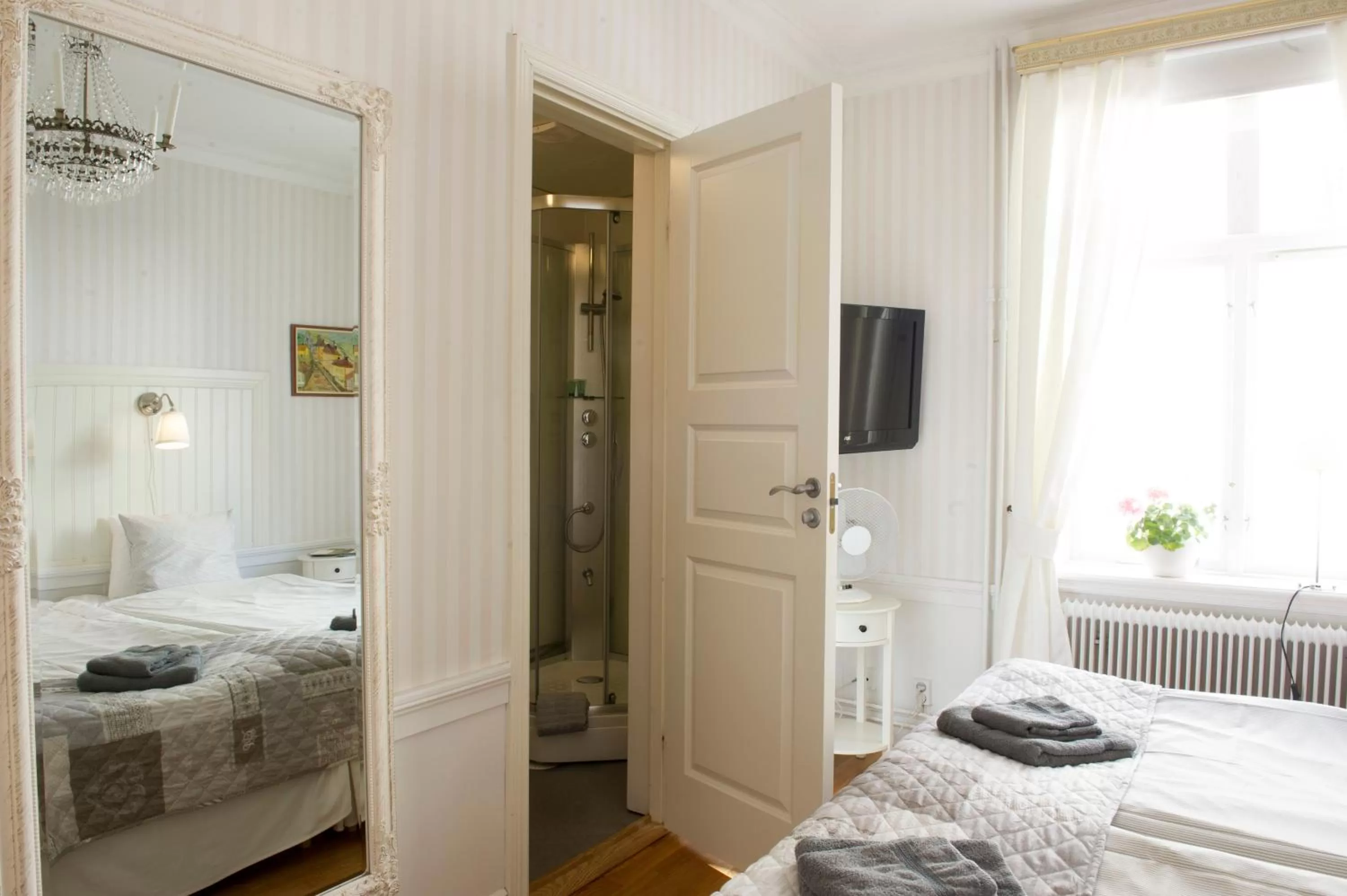 Photo of the whole room, Bed in Lilla Hotellet i Nora