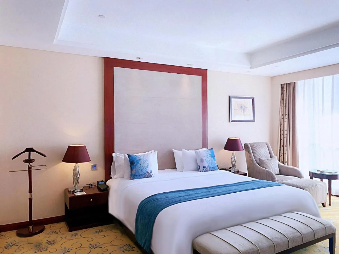 Bed in Howard Johnson Tropical Garden Plaza Kunming