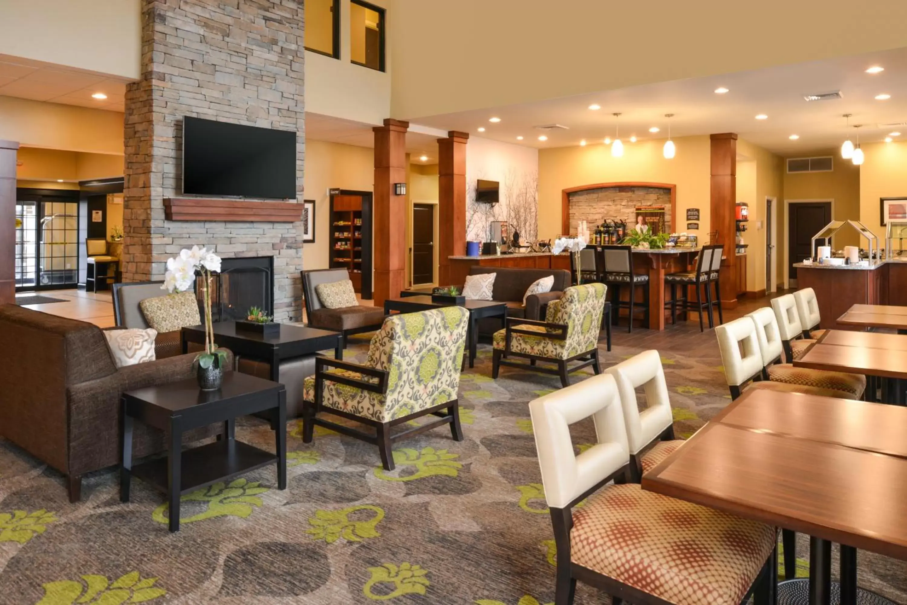 Breakfast, Restaurant/Places to Eat in Staybridge Suites Merrillville, an IHG Hotel