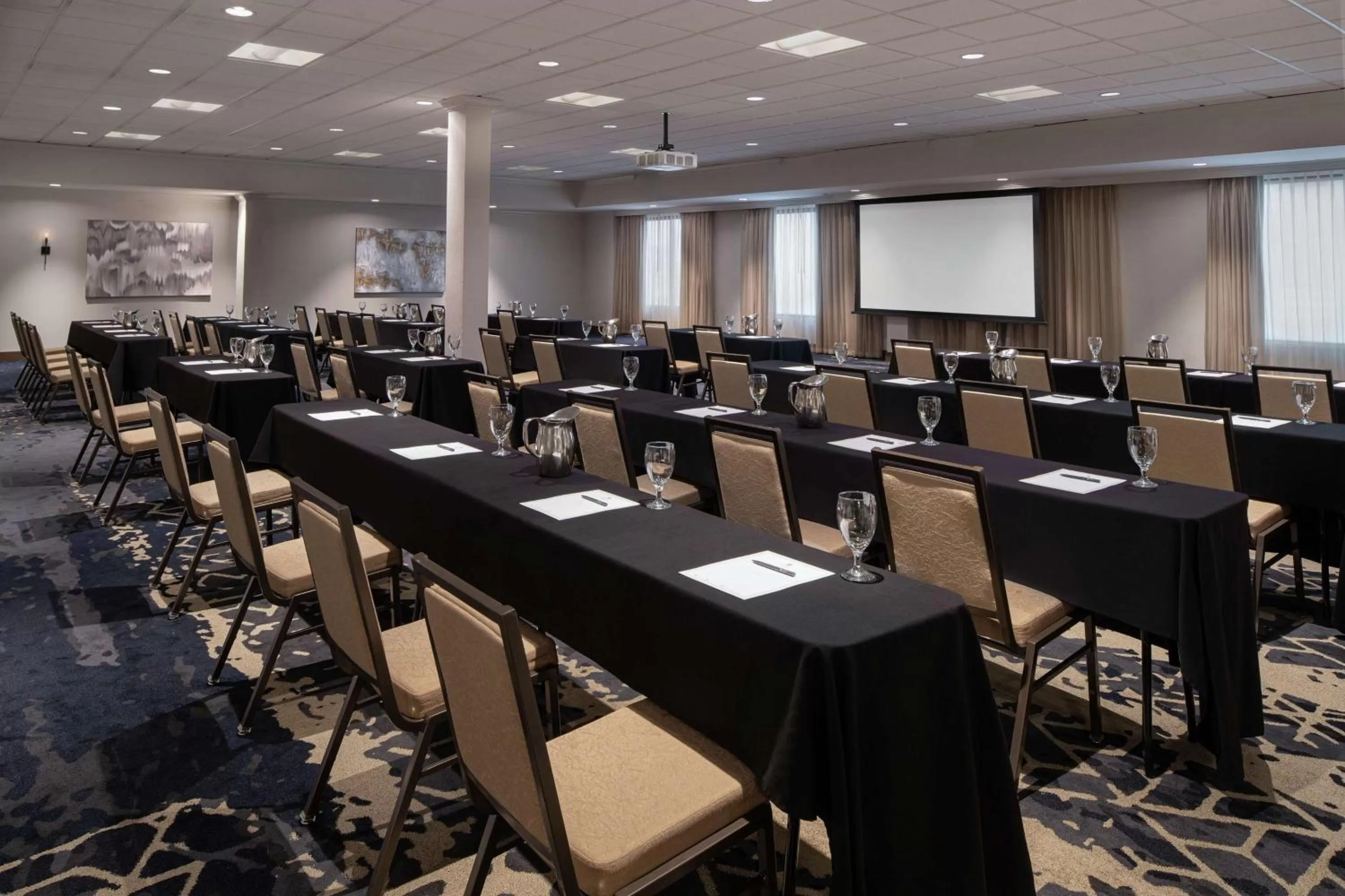 Meeting/conference room in Embassy Suites by Hilton Fort Worth Downtown