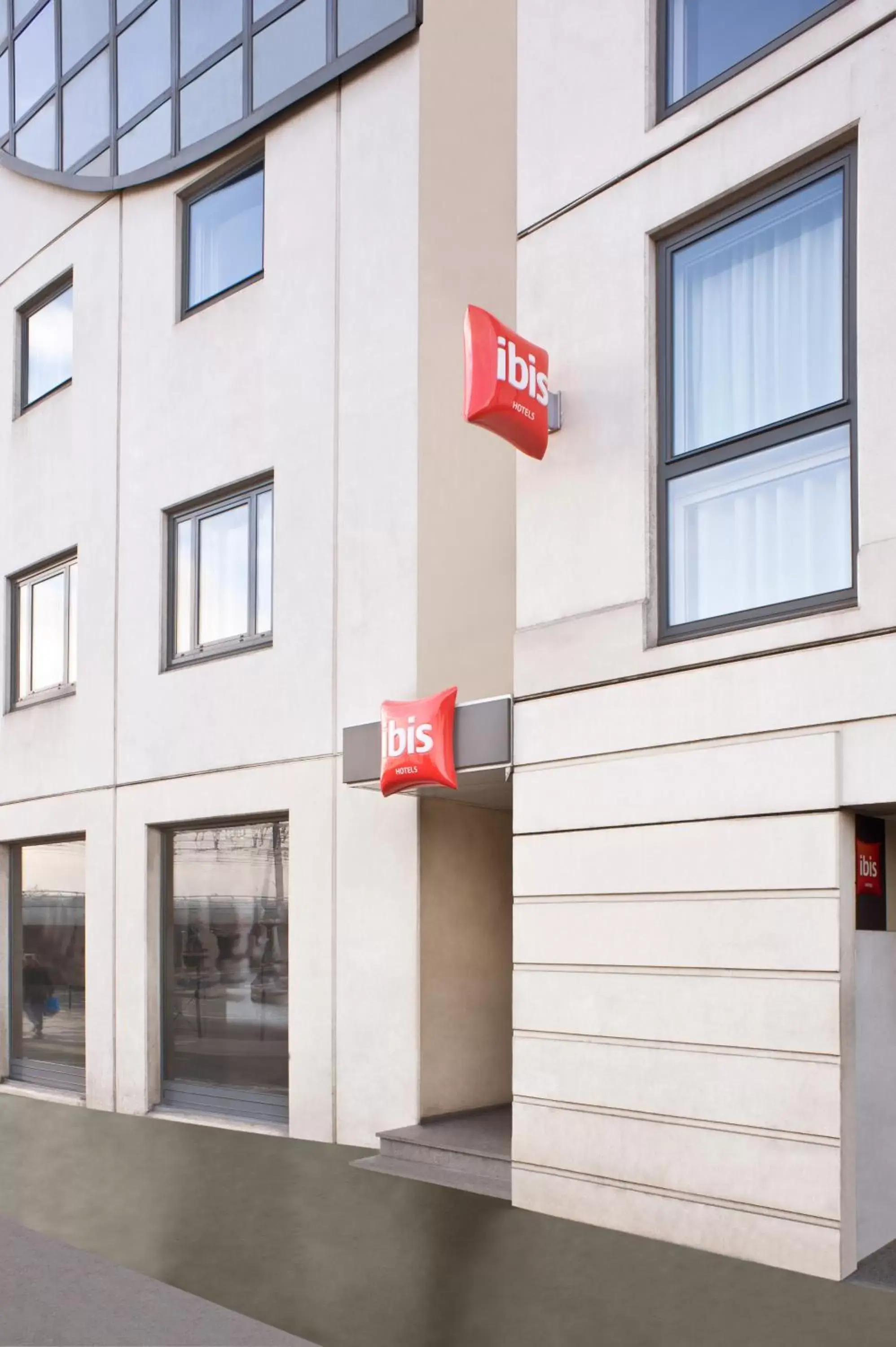 Facade/entrance, Property Building in ibis Bordeaux Centre - Gare Saint-Jean