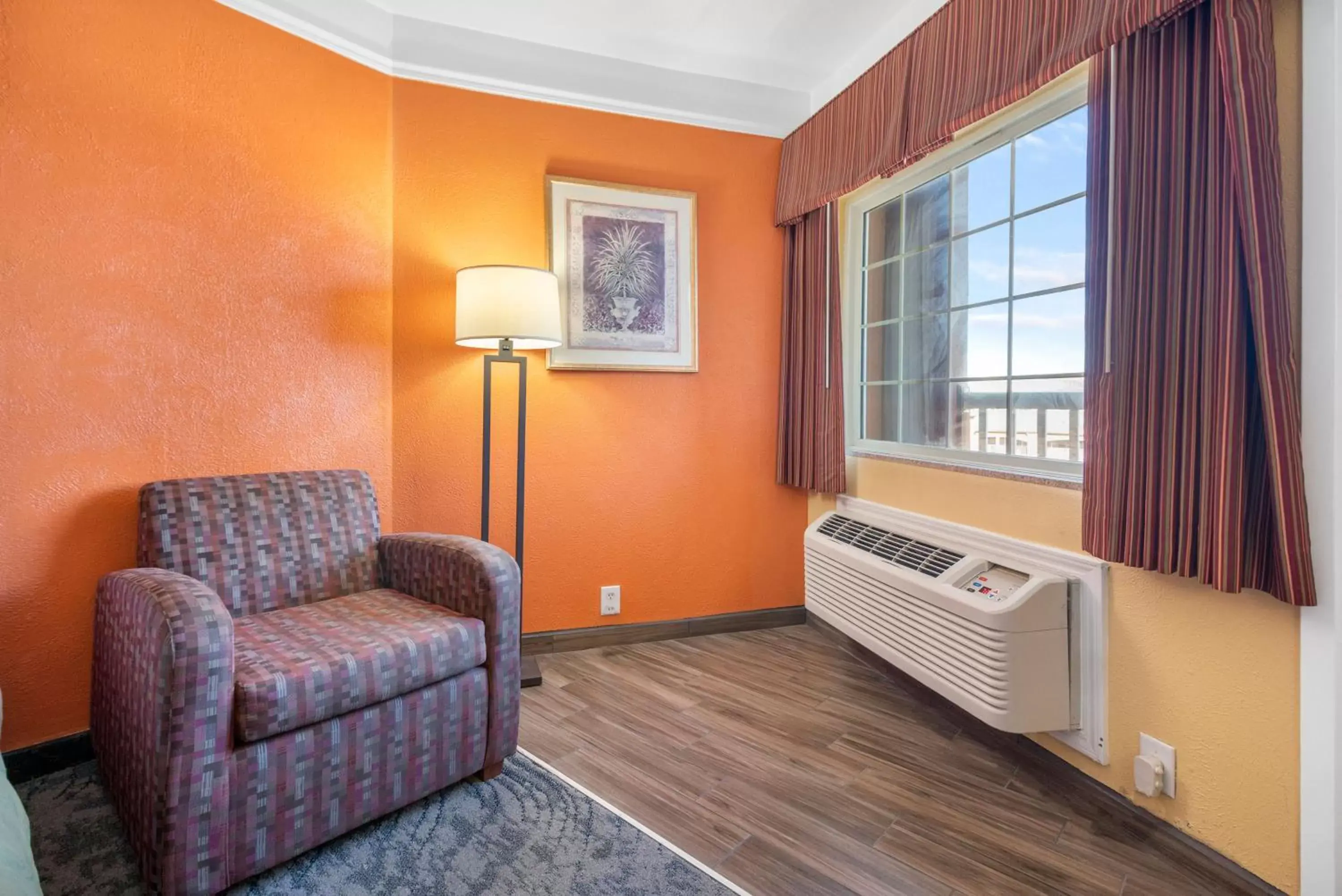 Seating Area in Quality Inn & Suites Beachfront