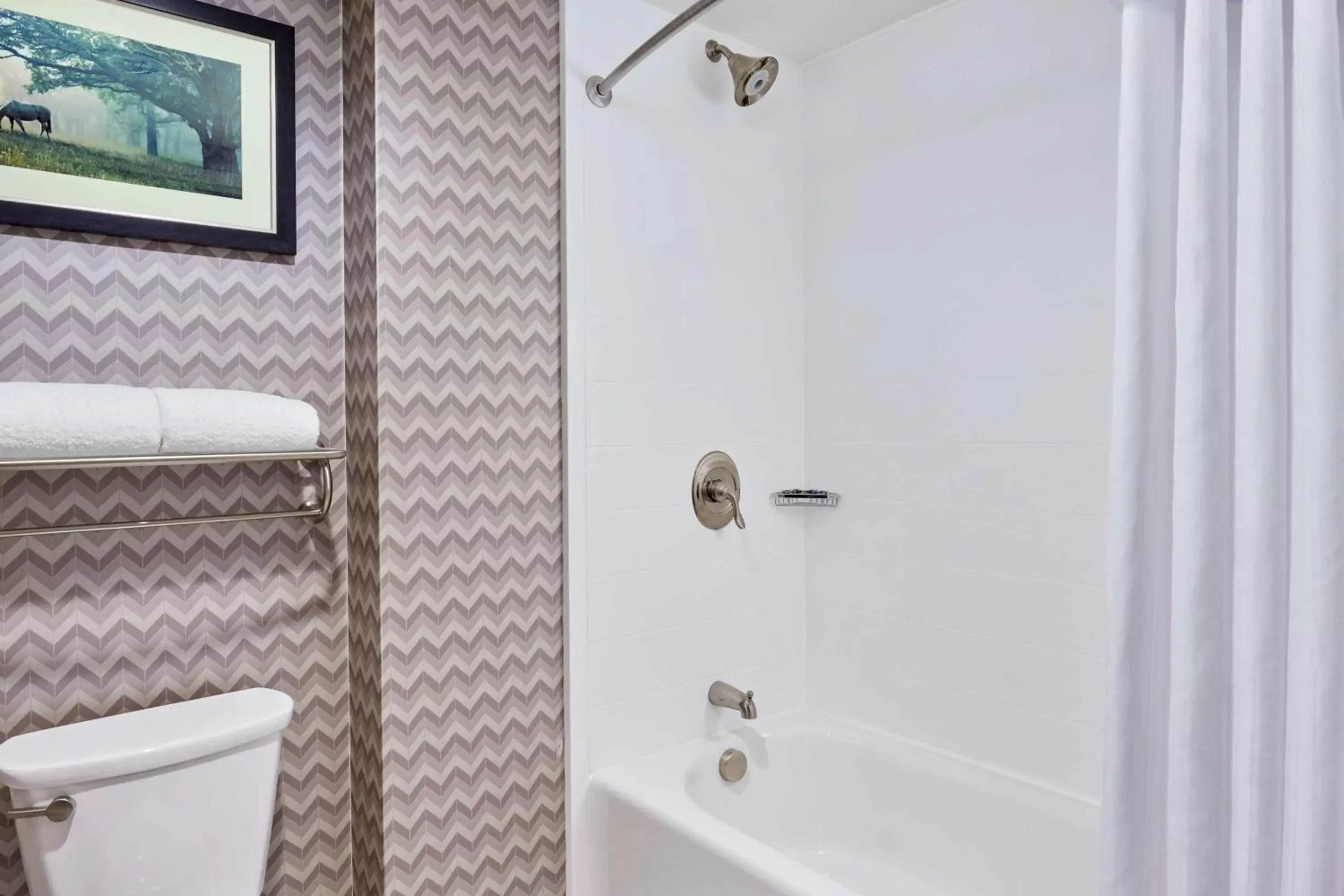 Bathroom in Homewood Suites By Hilton Teaneck Glenpointe