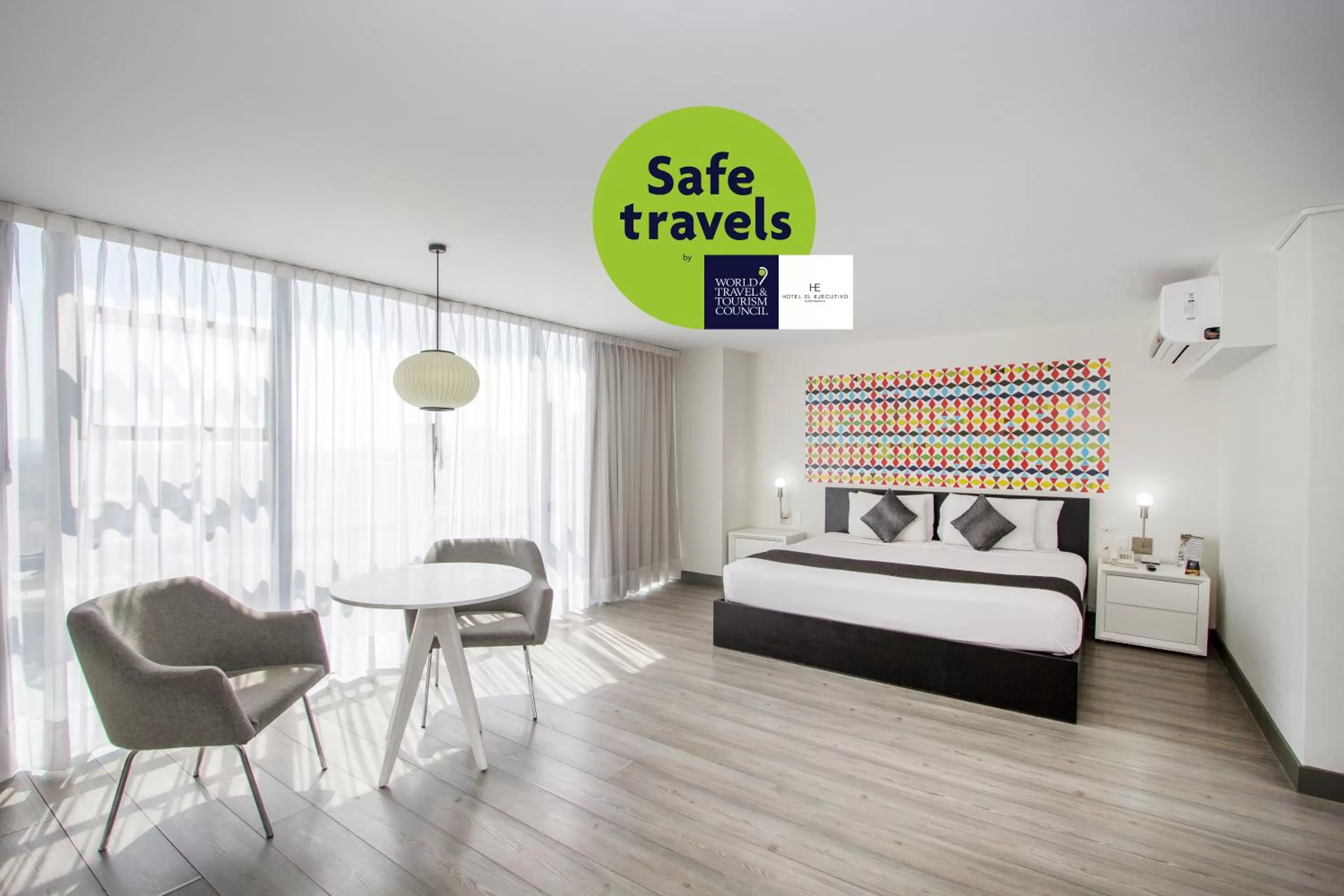 Photo of the whole room, Bed in Hotel El Ejecutivo by Reforma Avenue