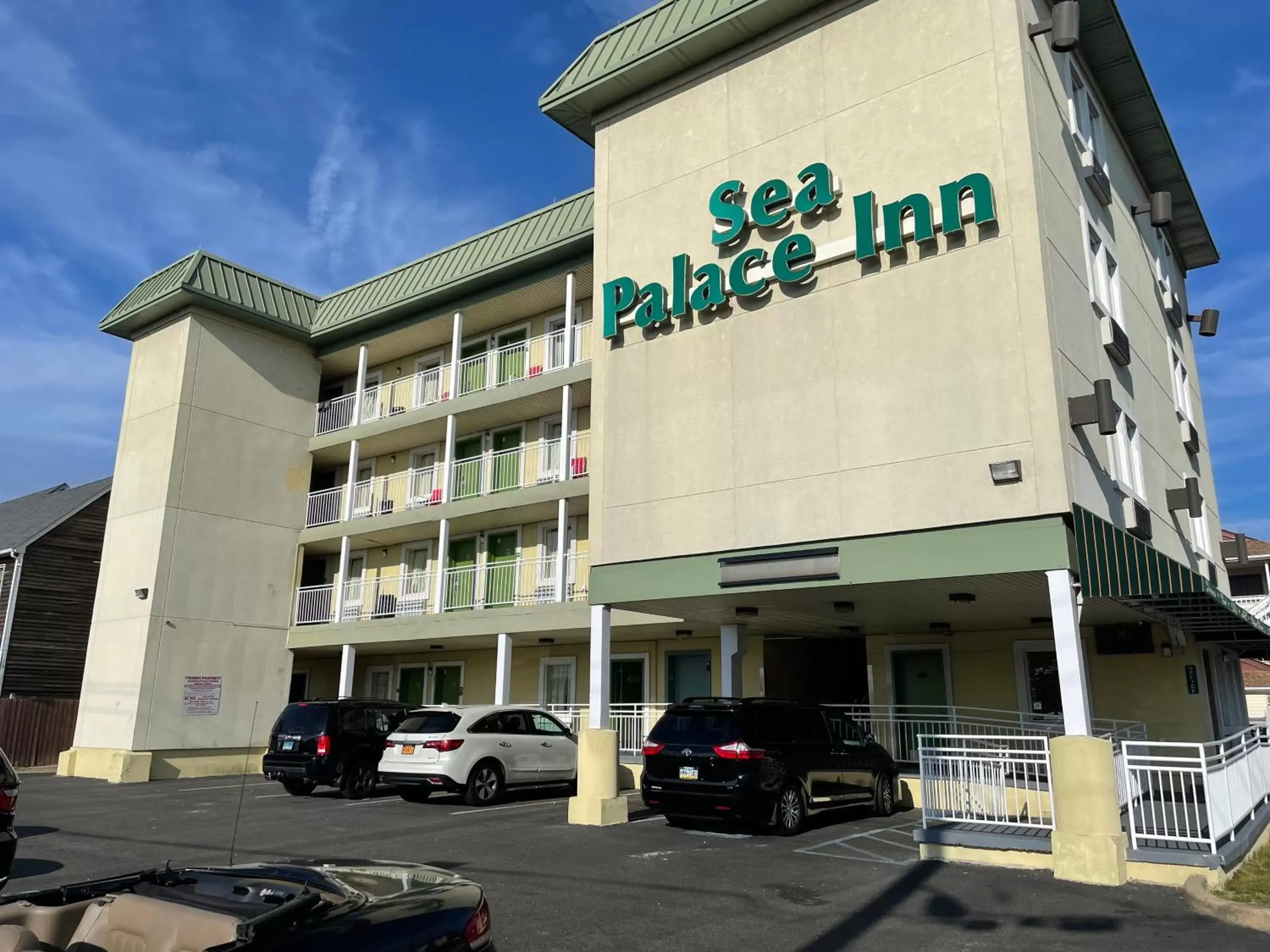 Property Building in Sea Palace Inn