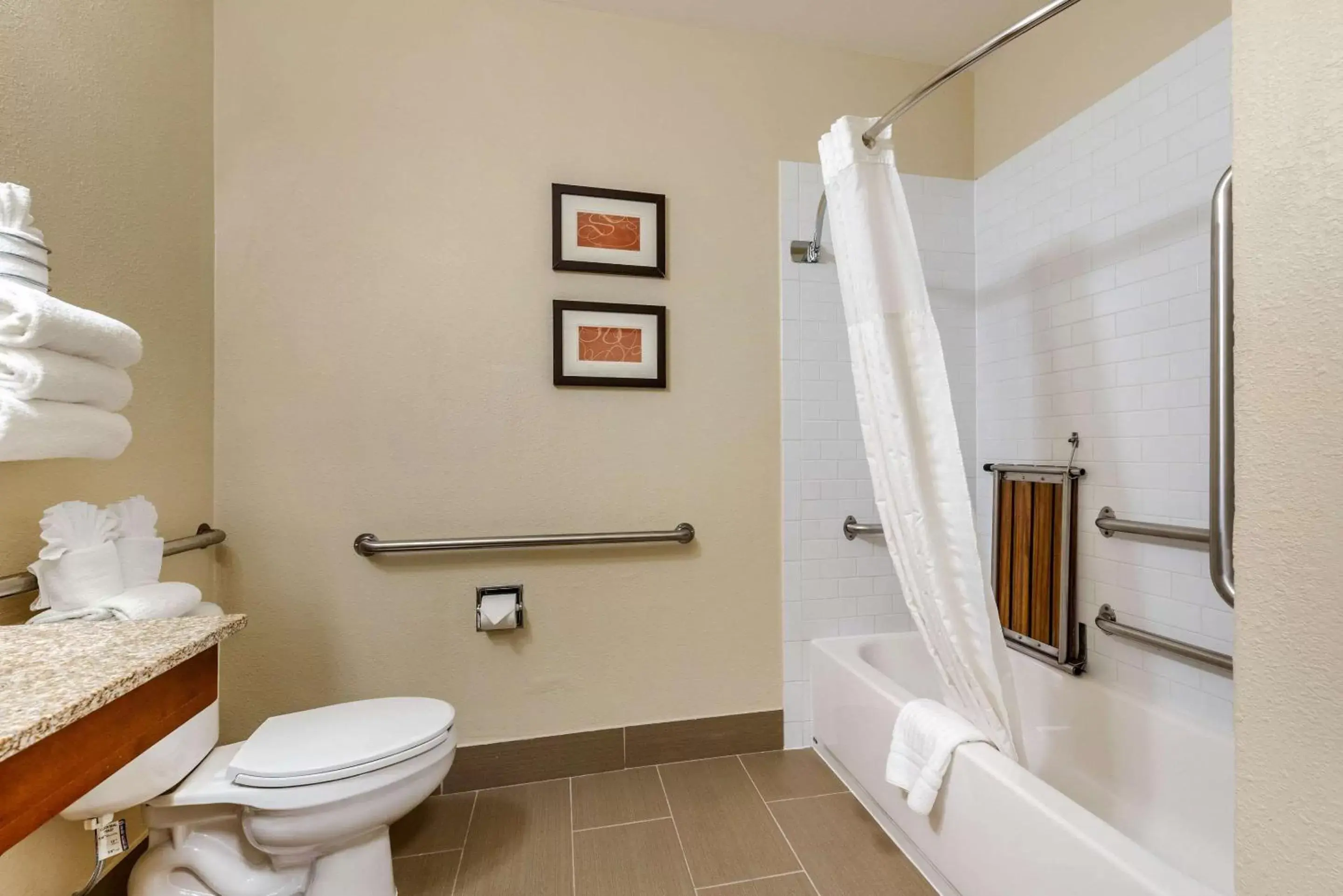 Photo of the whole room, Bathroom in Comfort Suites Fort Collins Near University