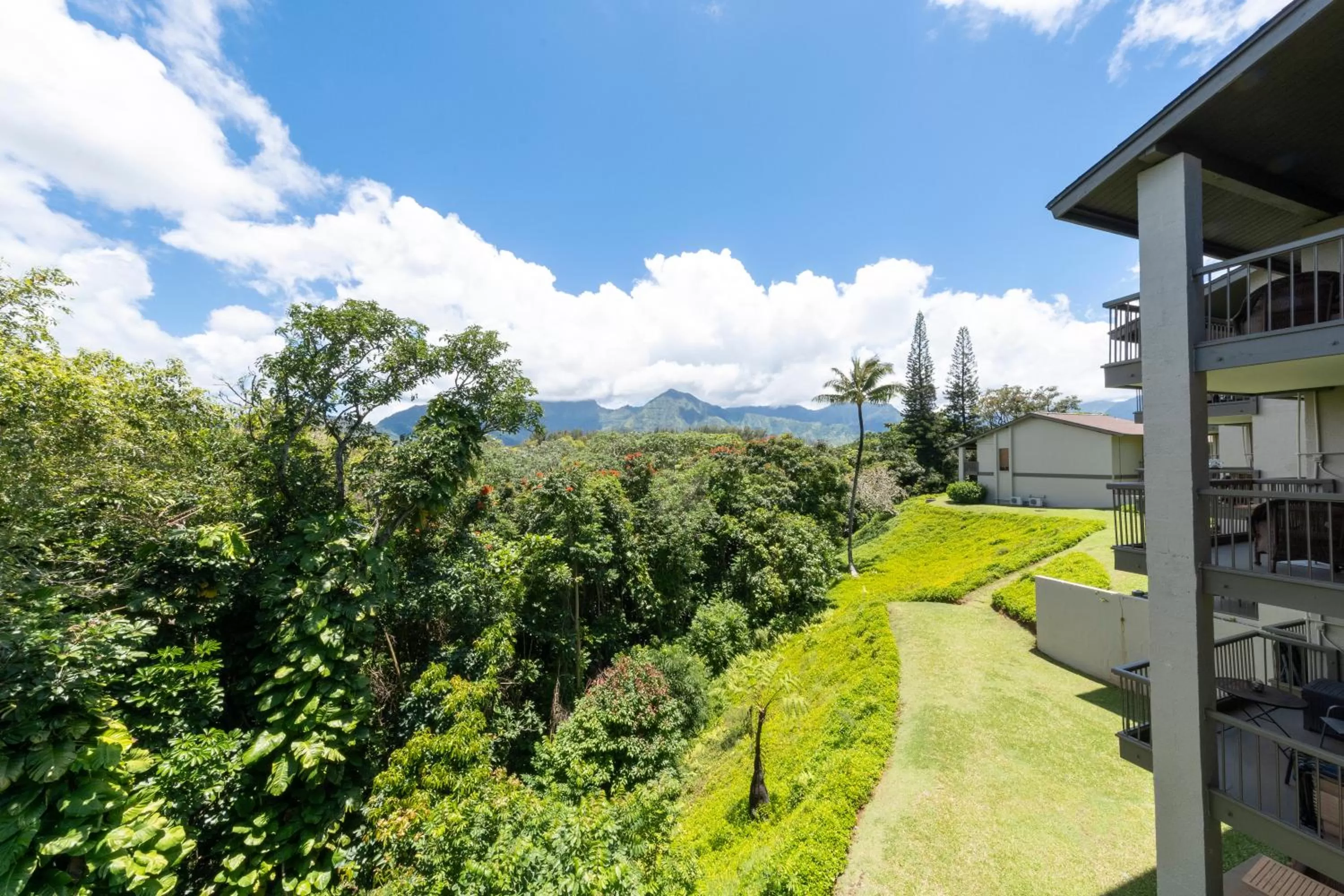 Property building in Hanalei Bay Resort