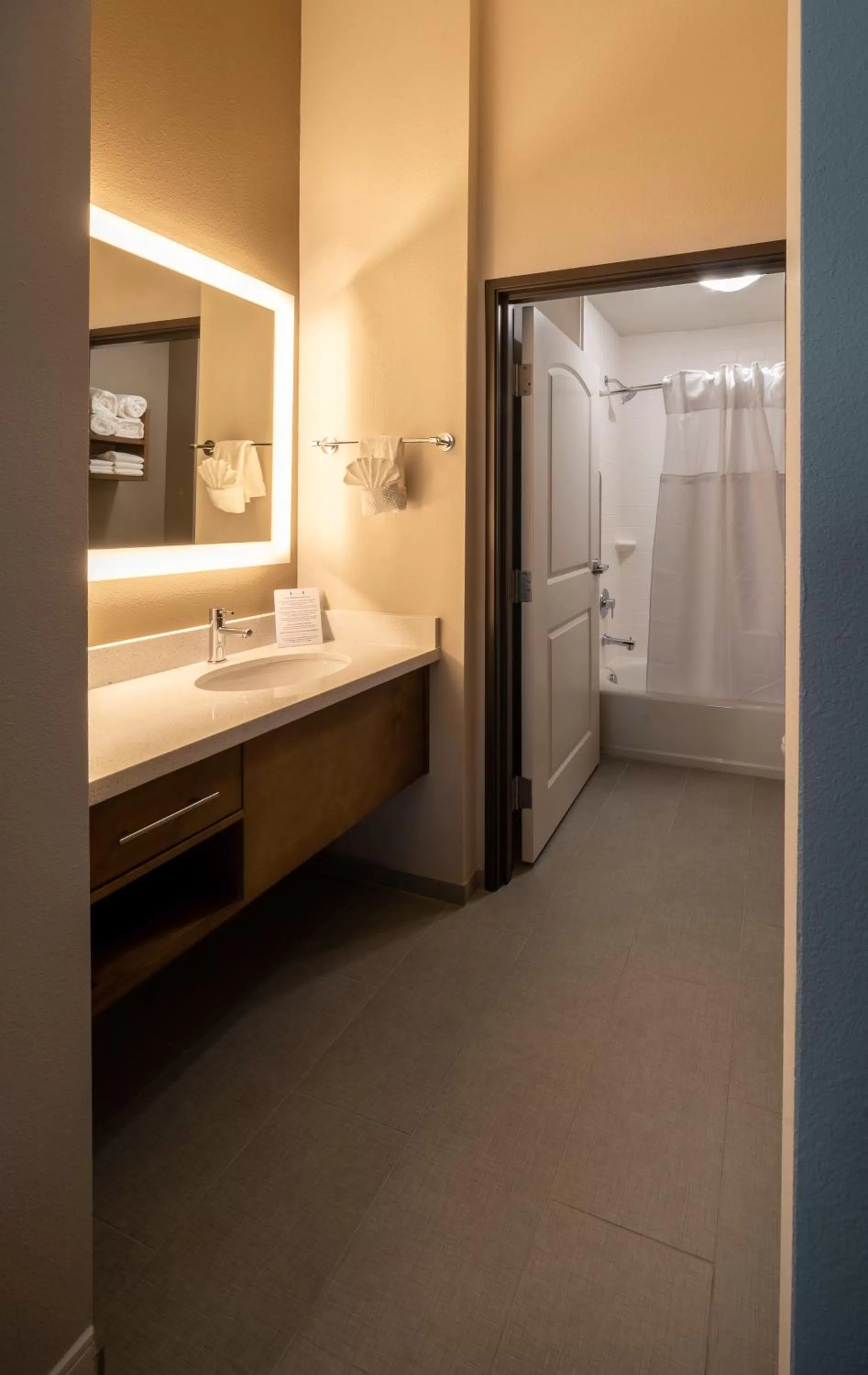 Bed in Staybridge Suites Houston East - Baytown by IHG