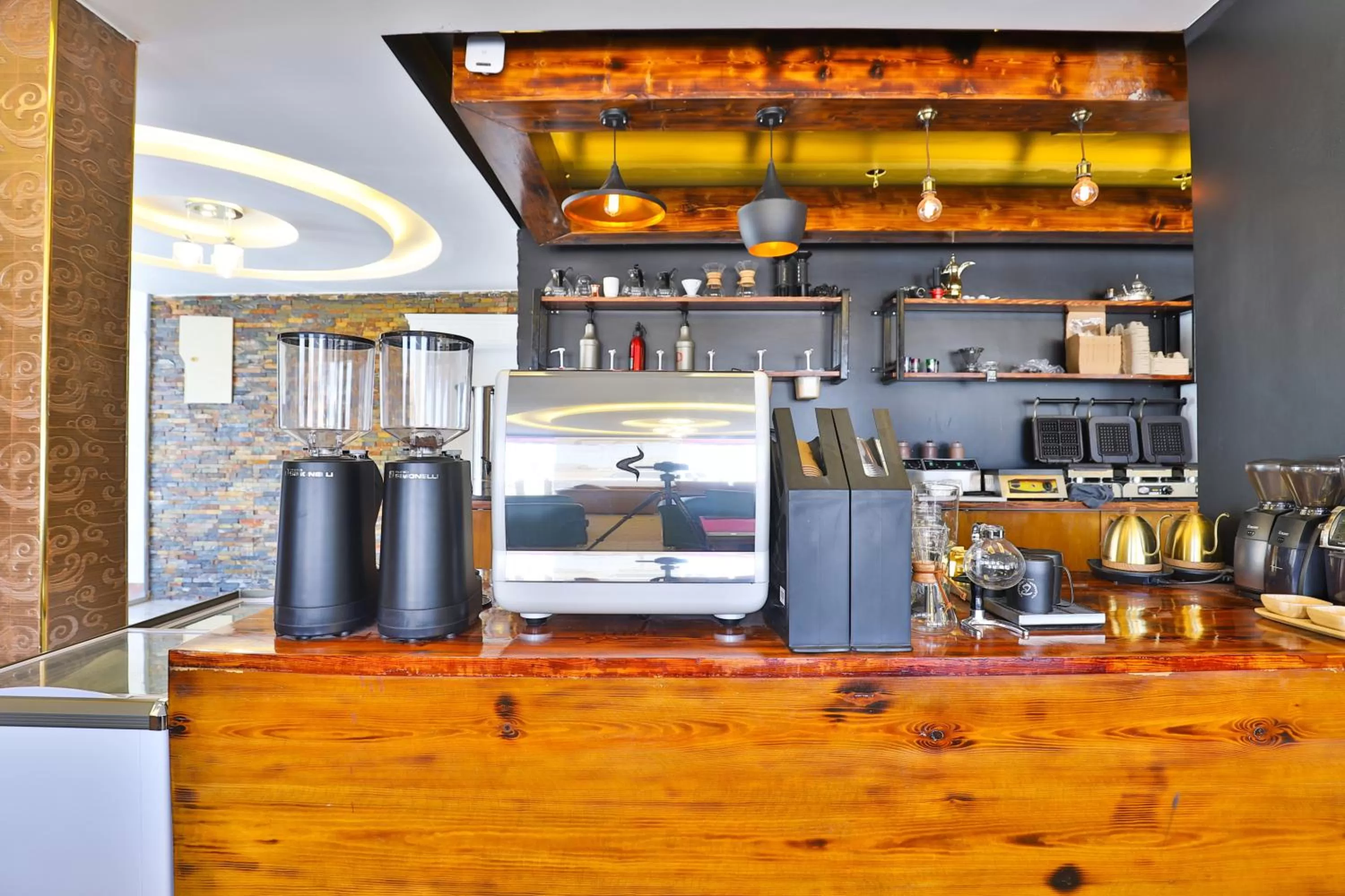 Area and facilities in Esfrine Hotel Apartment