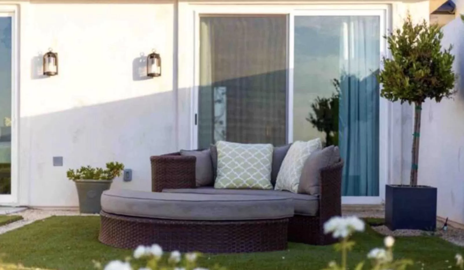 Property building in Domaine Chardonnay