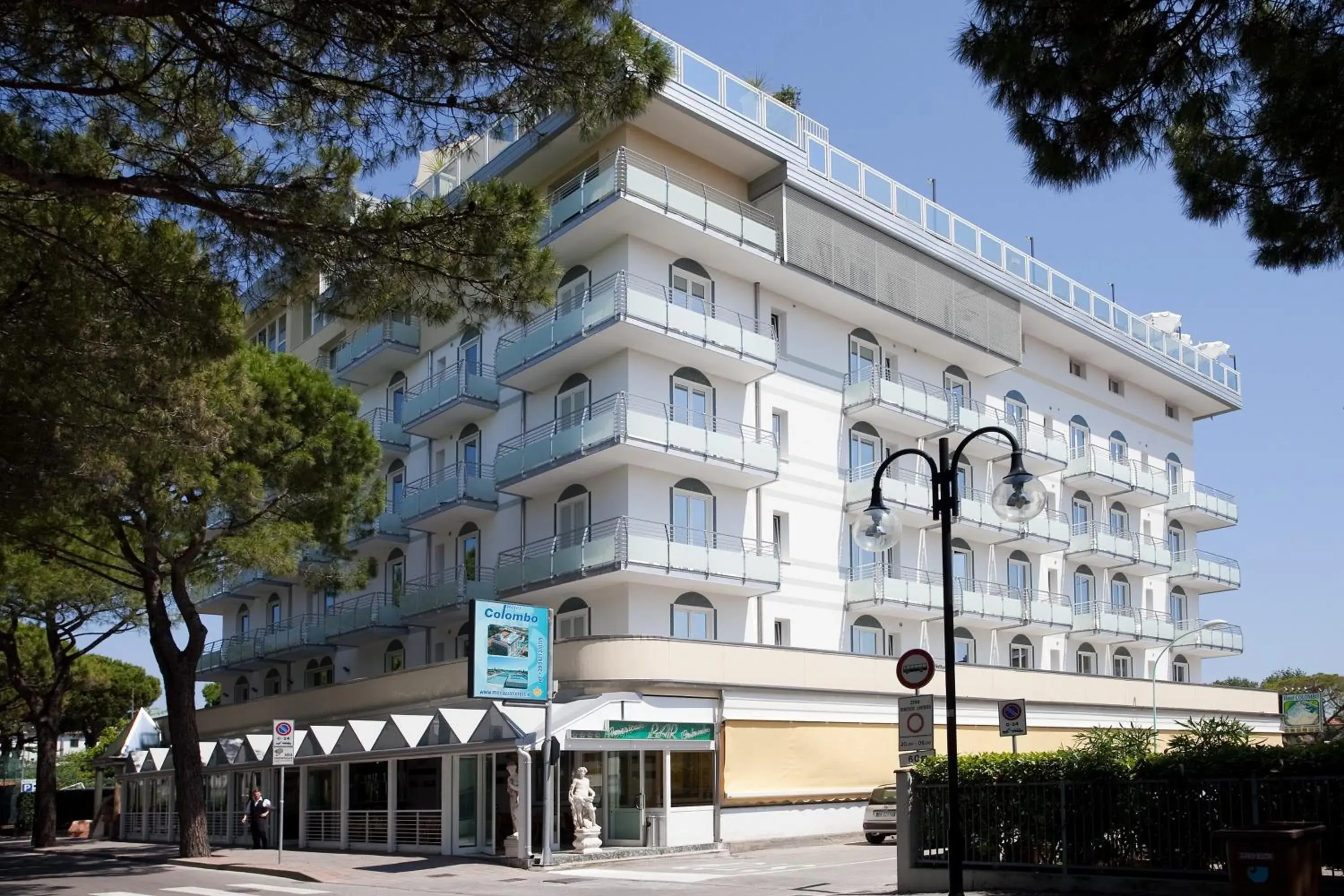 Facade/entrance, Property Building in Hotel Colombo