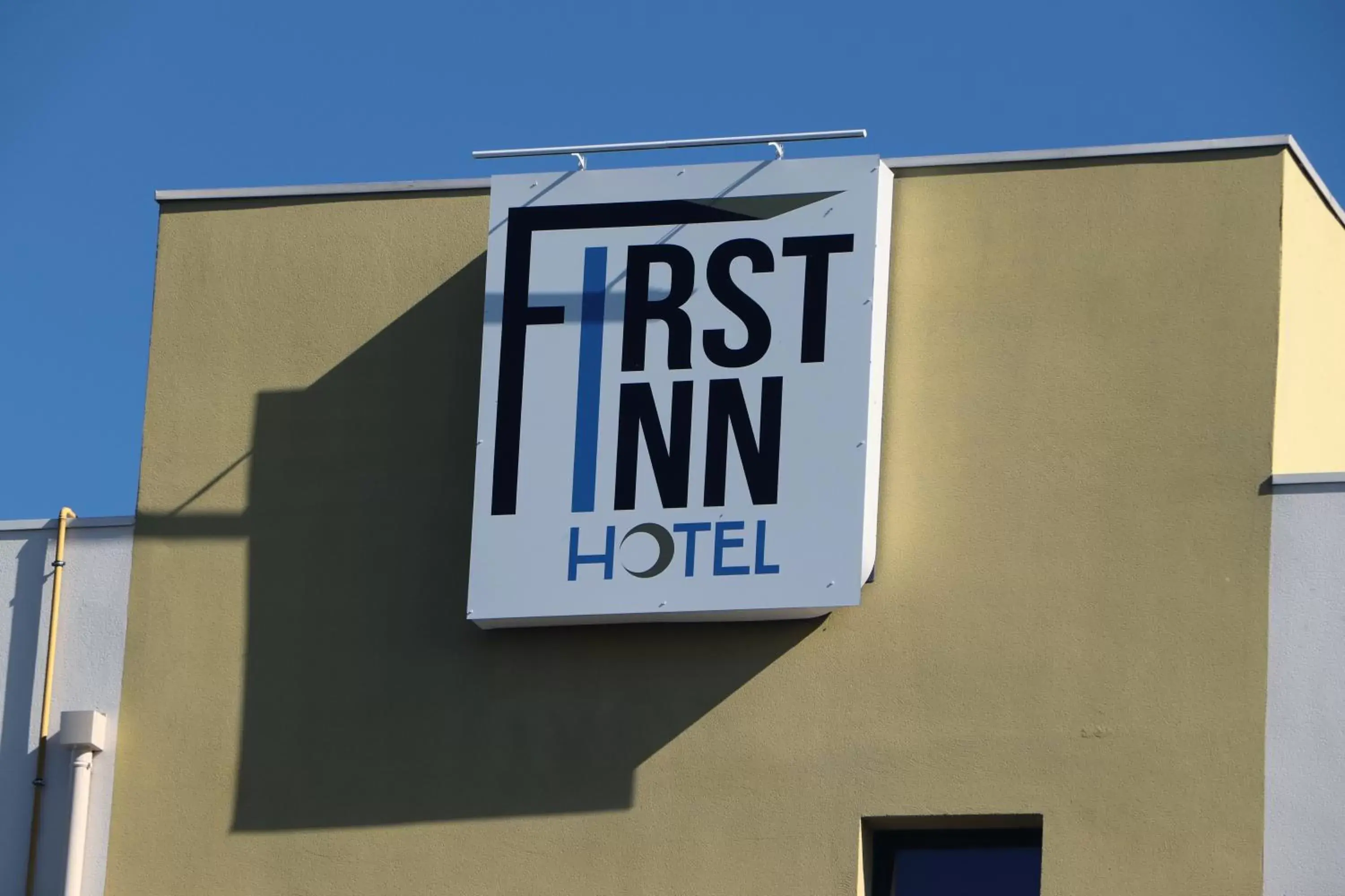 Facade/entrance in First Inn Hotel Blois