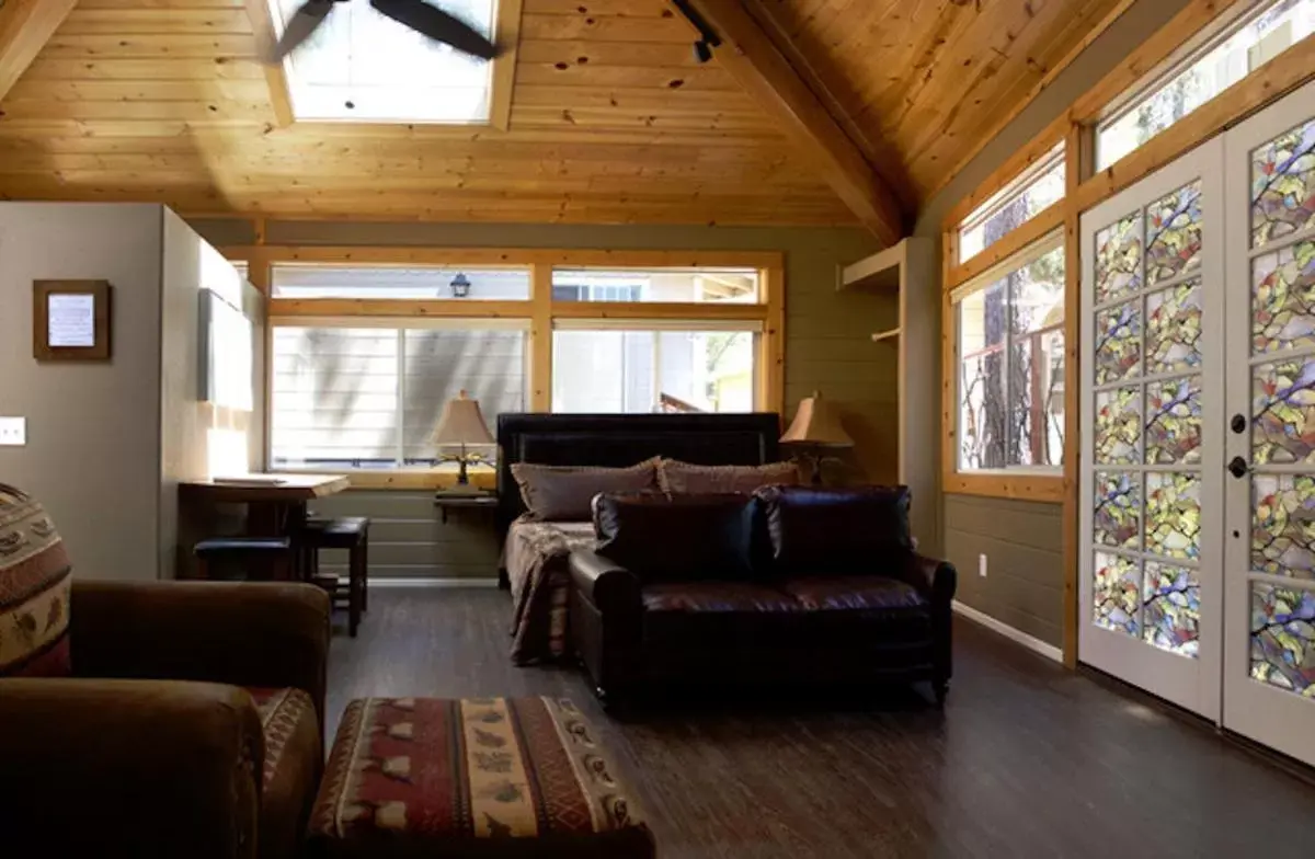 Seating Area in Silver Pines Lodge