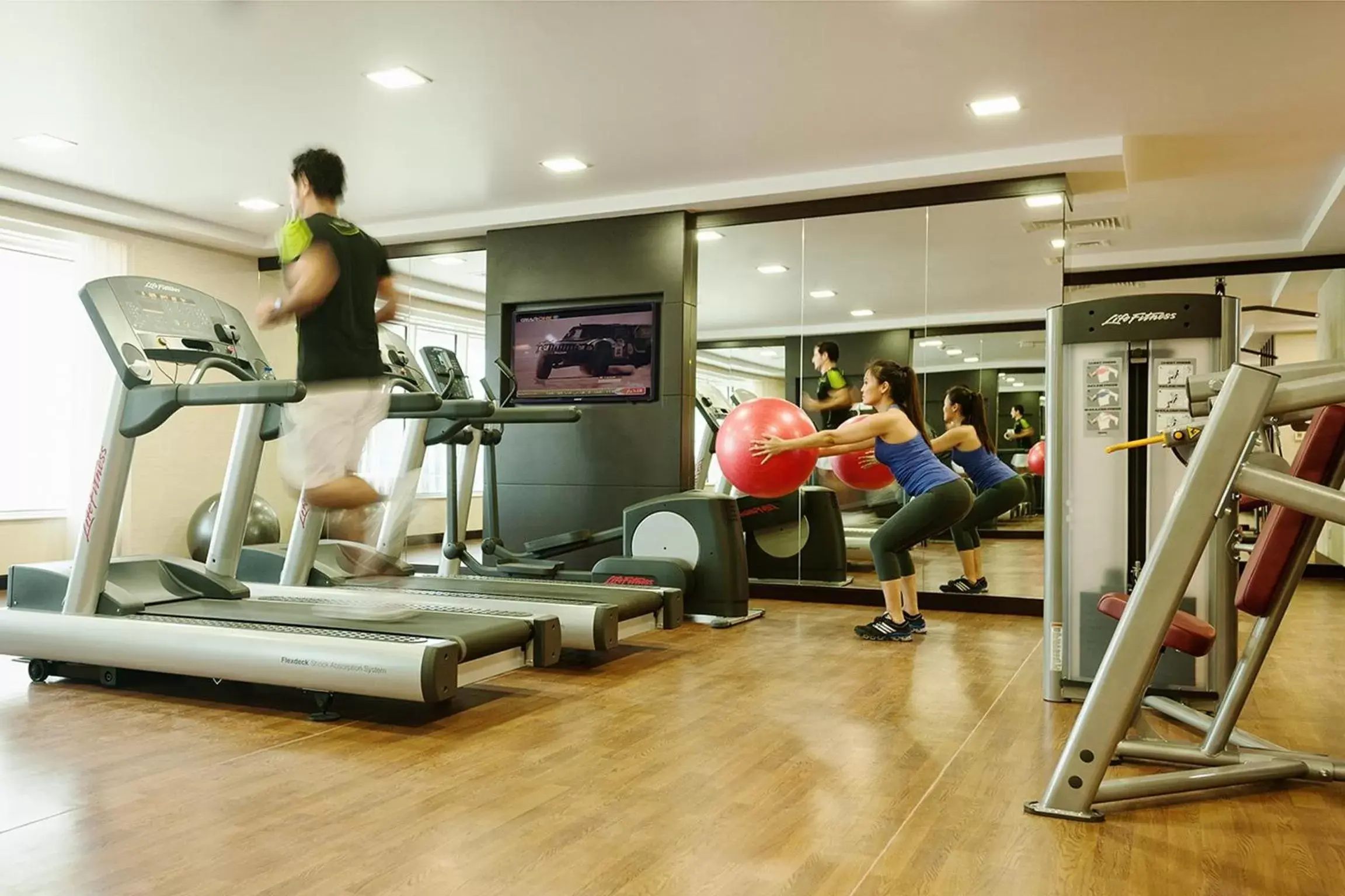 Fitness centre/facilities, Fitness Center/Facilities in Carlton Downtown Hotel
