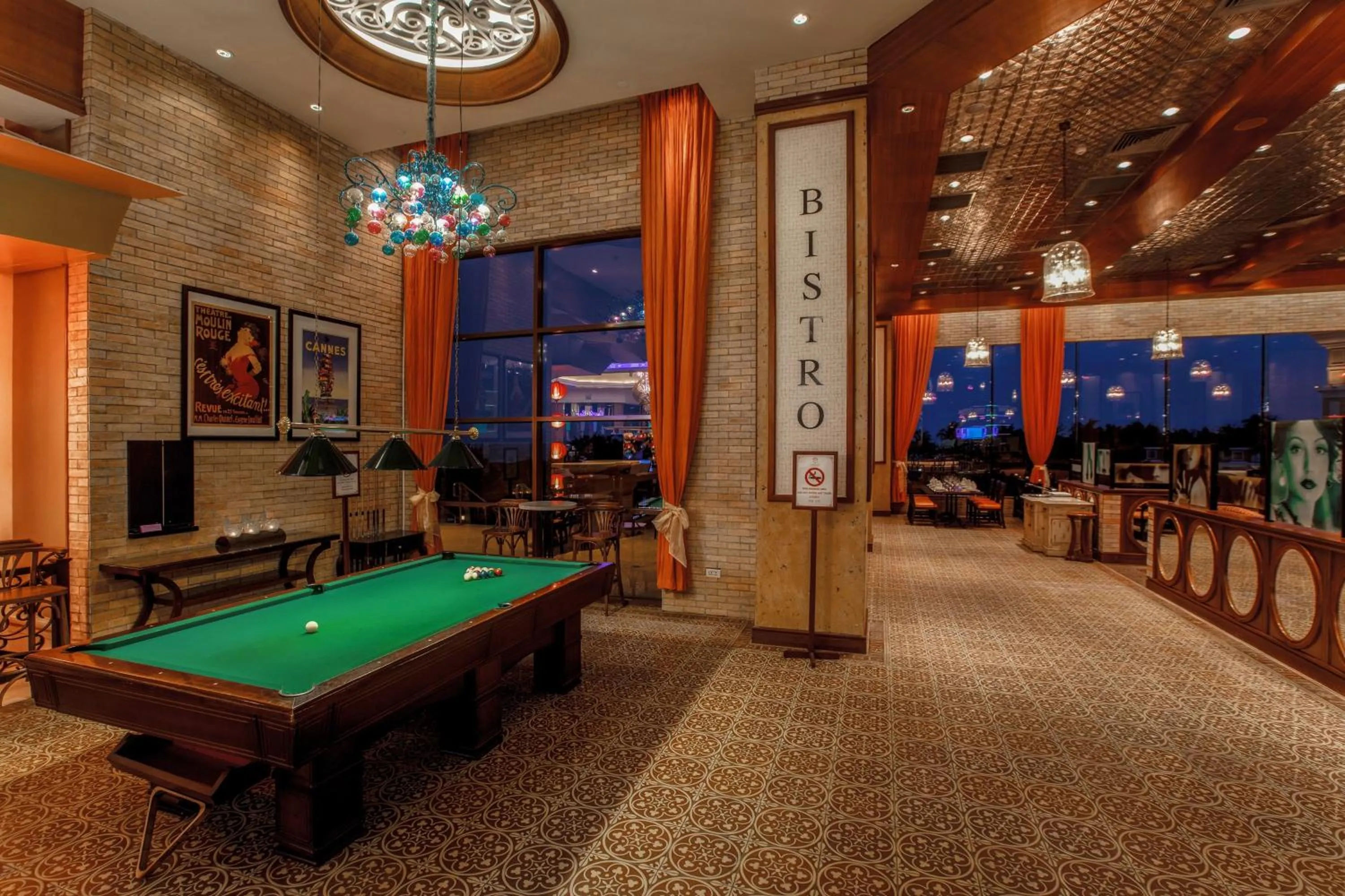 Restaurant/places to eat in InterContinental Grand Ho Tram