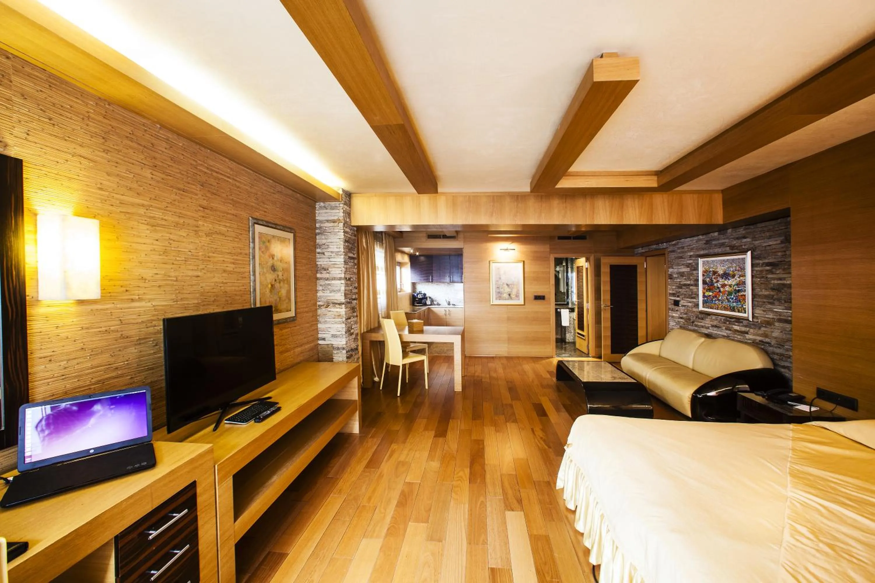 Photo of the whole room, Bed in Hotel Anel