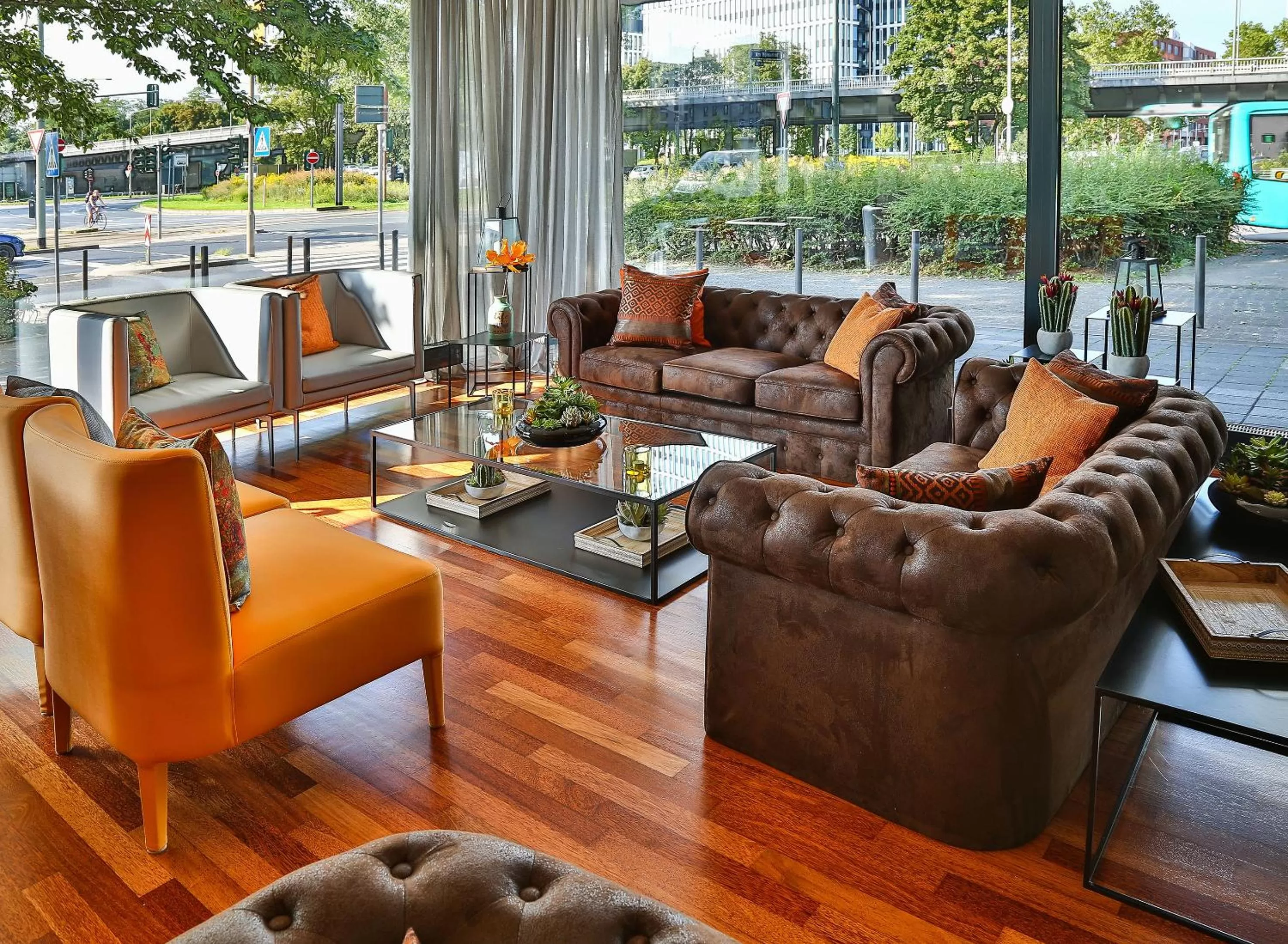 Lounge or bar in Hotel Frankfurt Messe Affiliated by Meliá