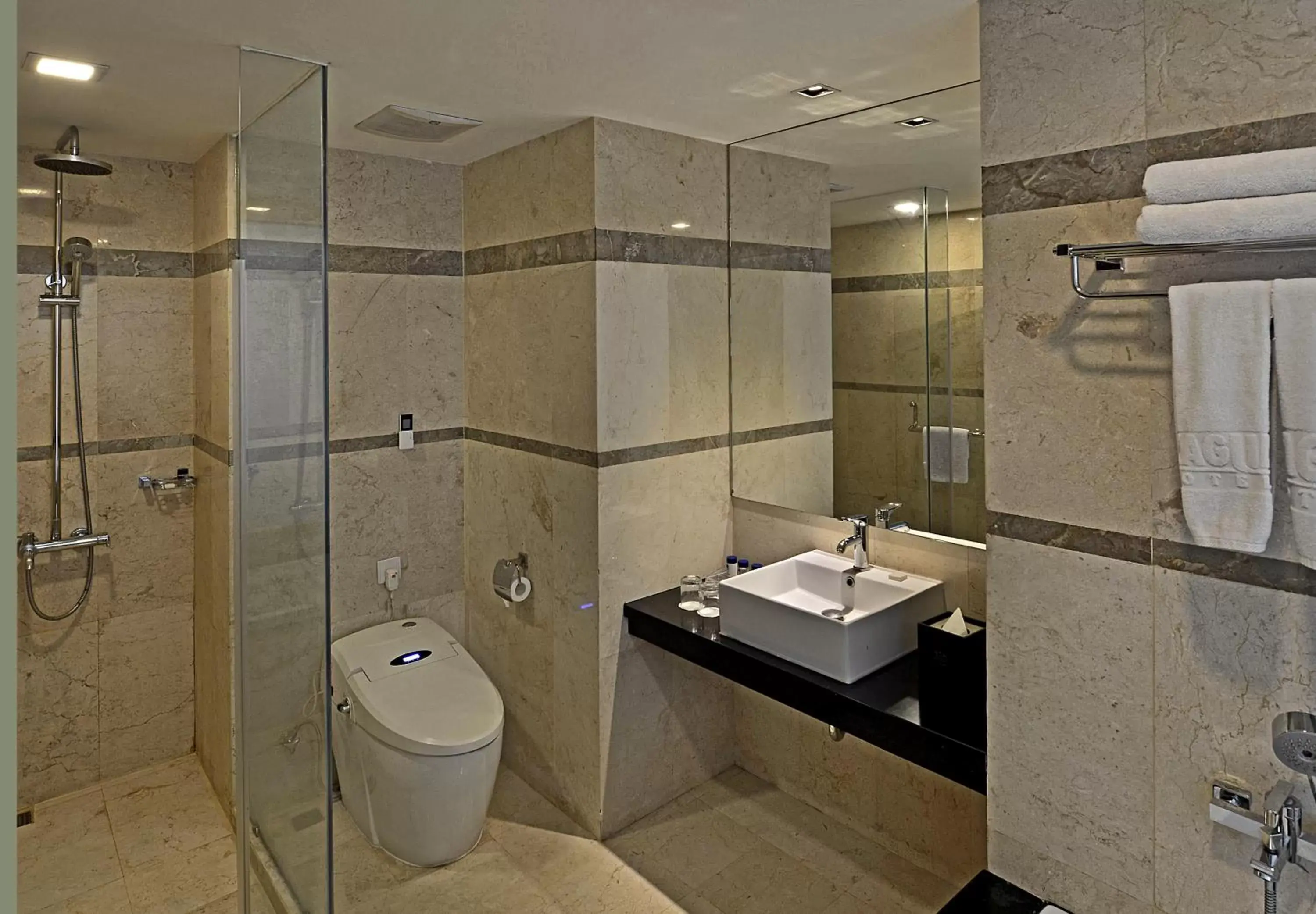 Bathroom in Gino Feruci Braga by KAGUM Hotels