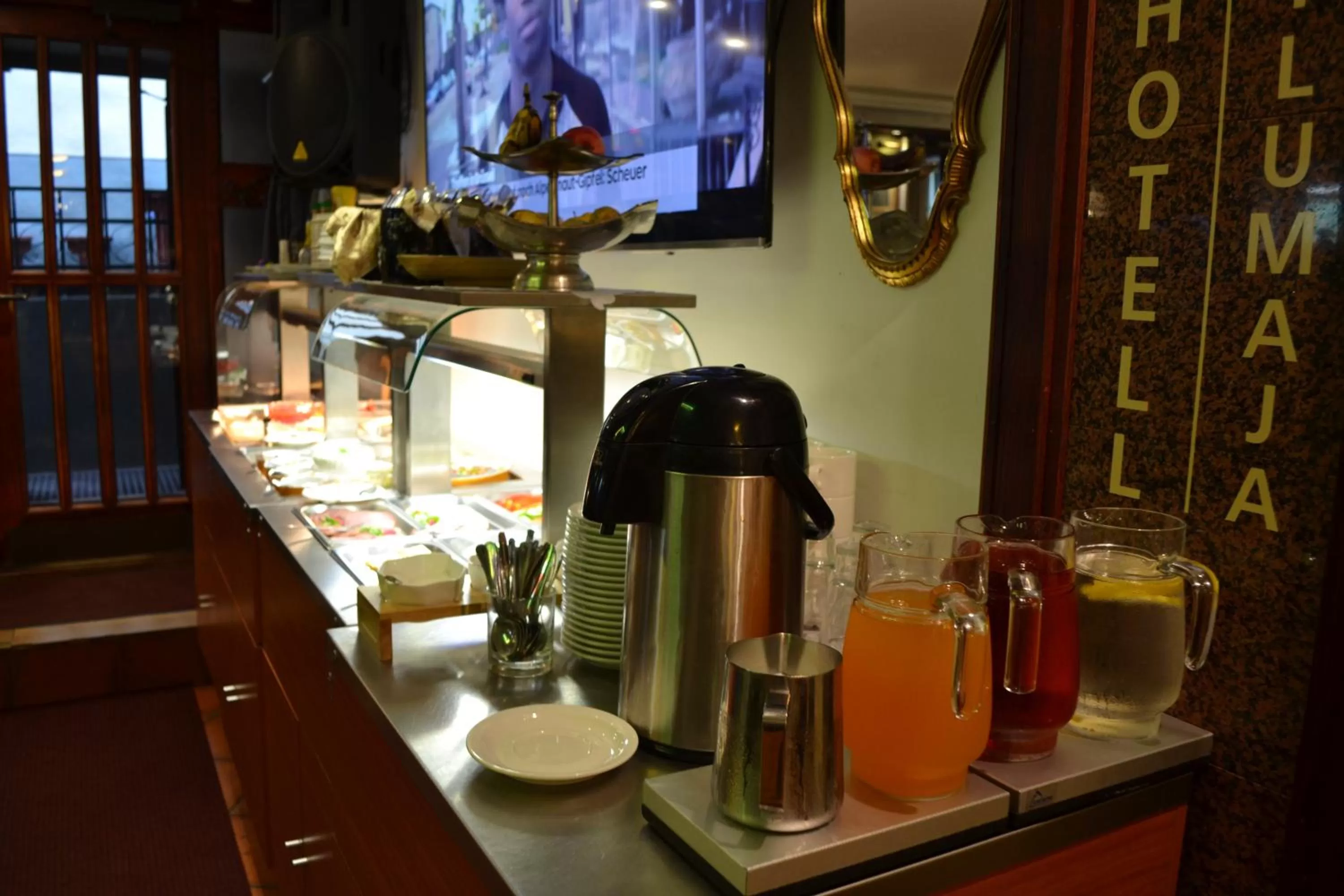 Buffet breakfast in Alex Maja