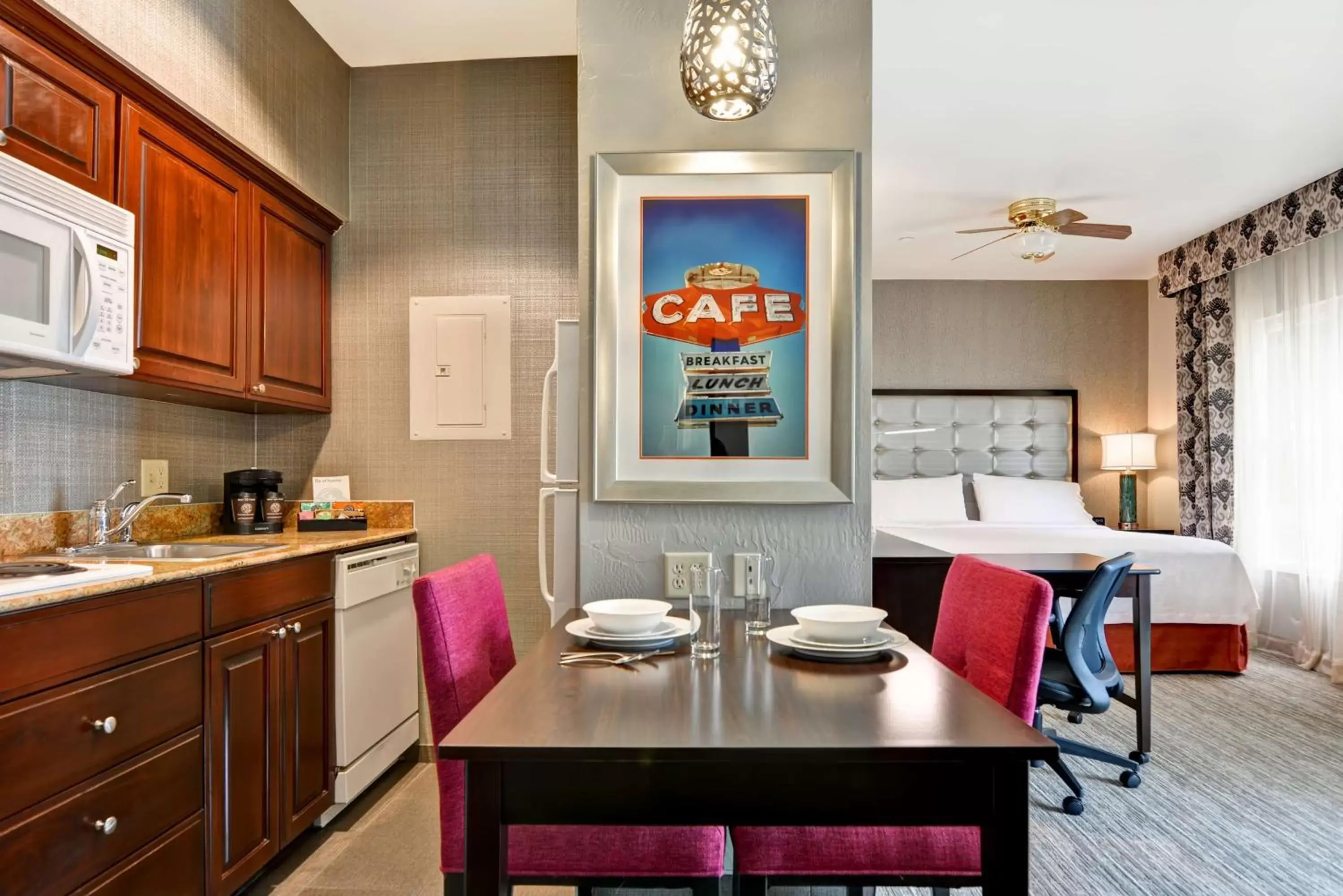 Bedroom, Kitchen/Kitchenette in Homewood Suites by Hilton Amarillo