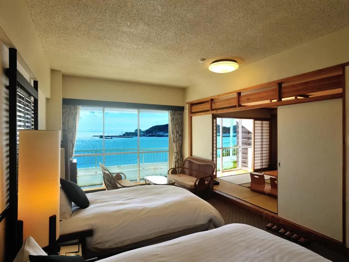 Deluxe Room with Tatami Area and Ocean View in Ibusuki Royal Hotel Deluxe Room with Tatami Area and Ocean View in Ibusuki Royal Hotel