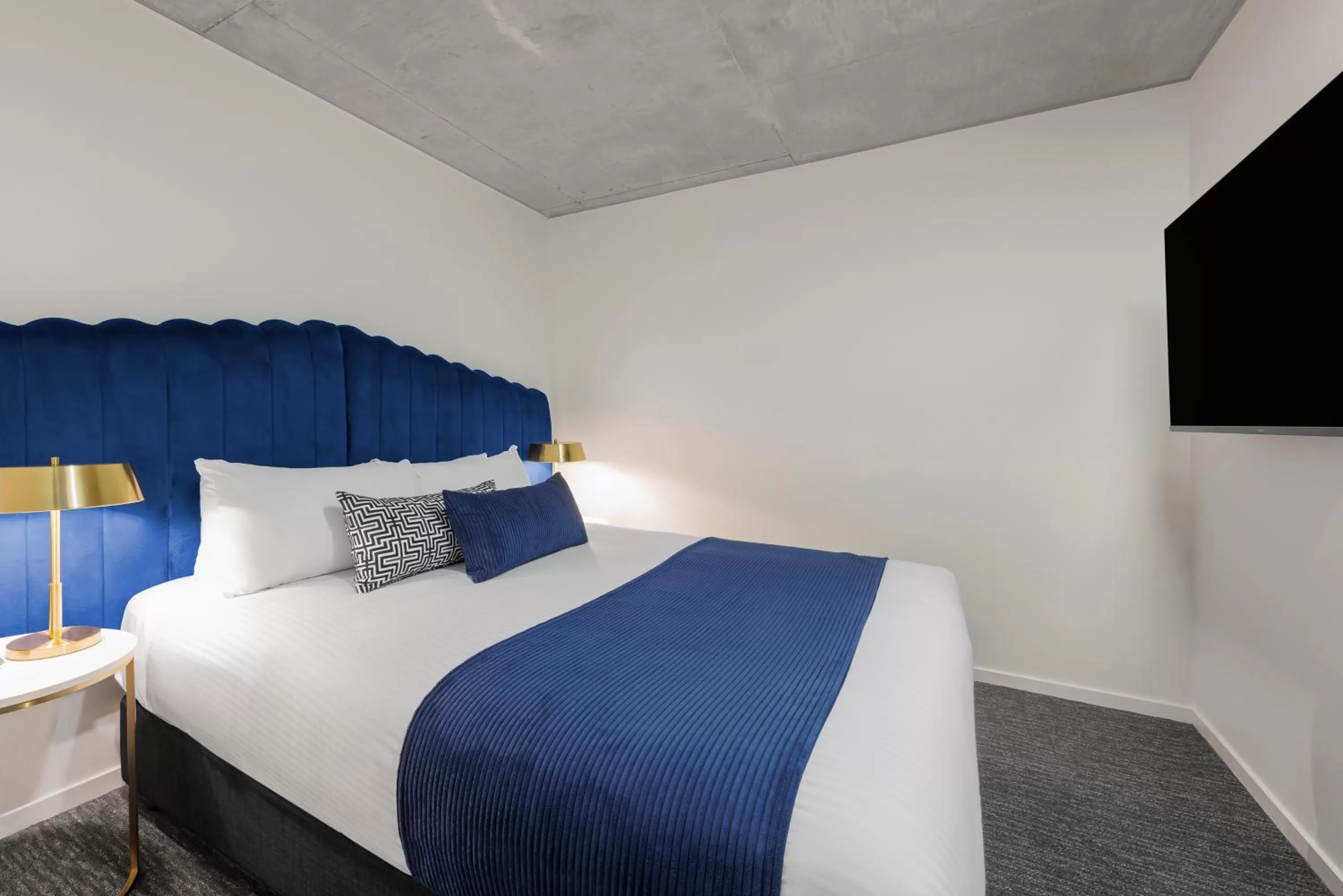 Bedroom, Bed in Mercure Melbourne St Kilda Road