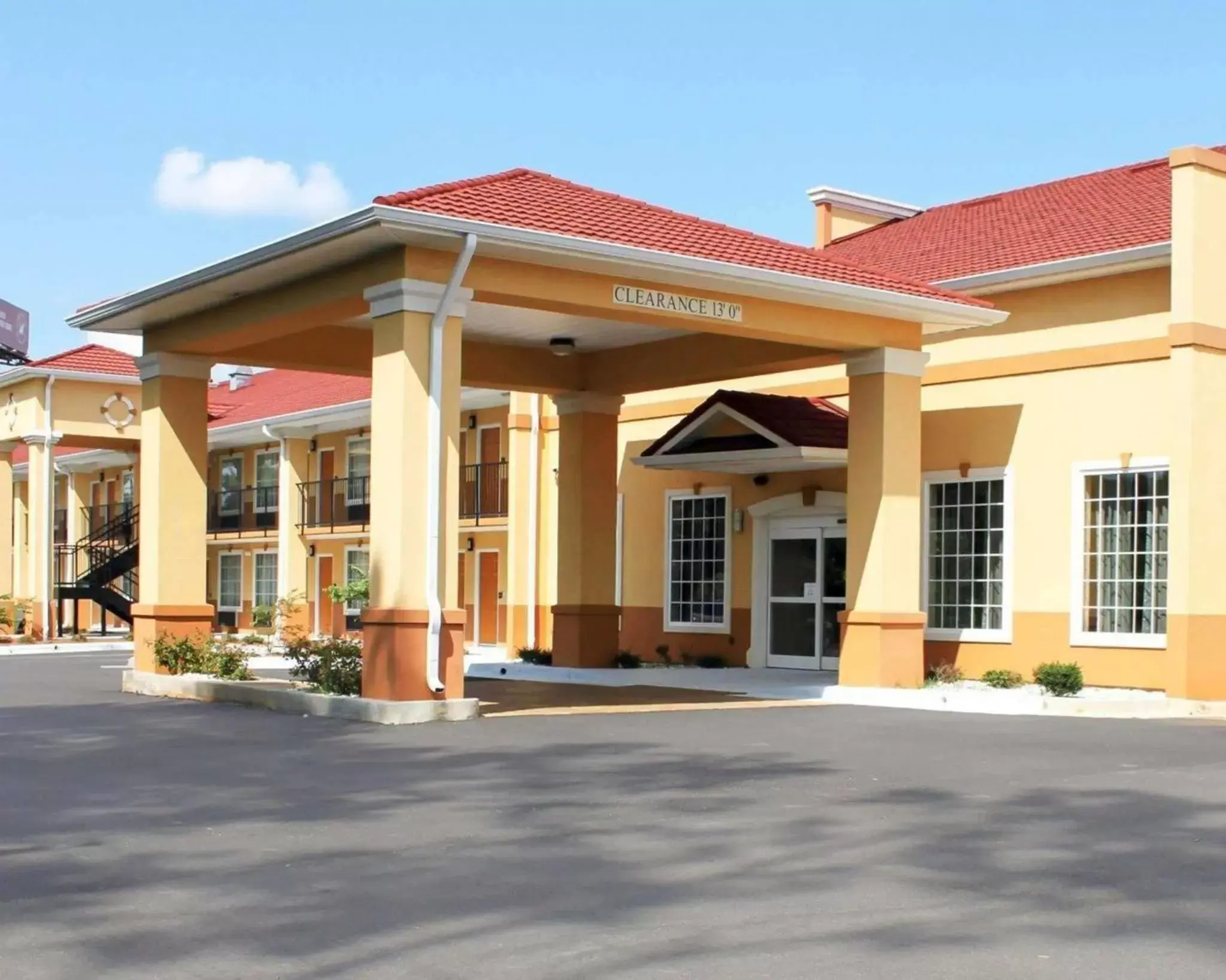 Property building in Quality Inn & Suites Greenville I-65