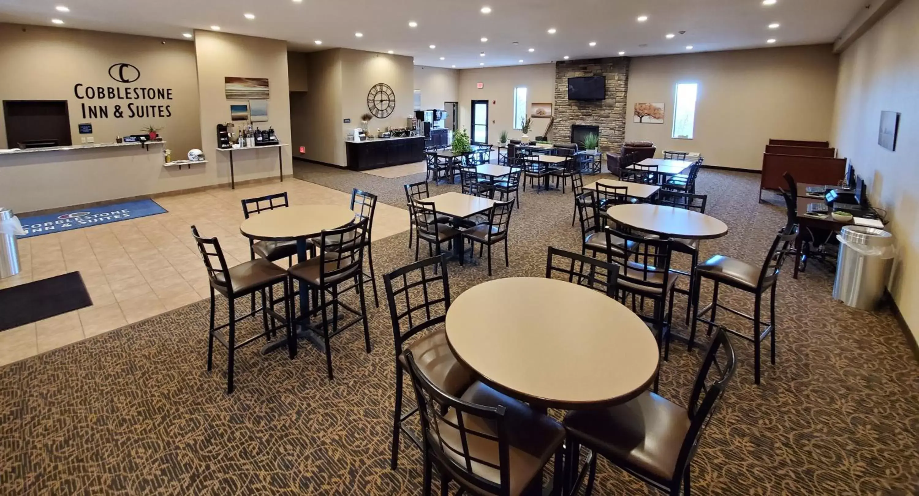 Restaurant/Places to Eat in Cobblestone Inn & Suites Maryville