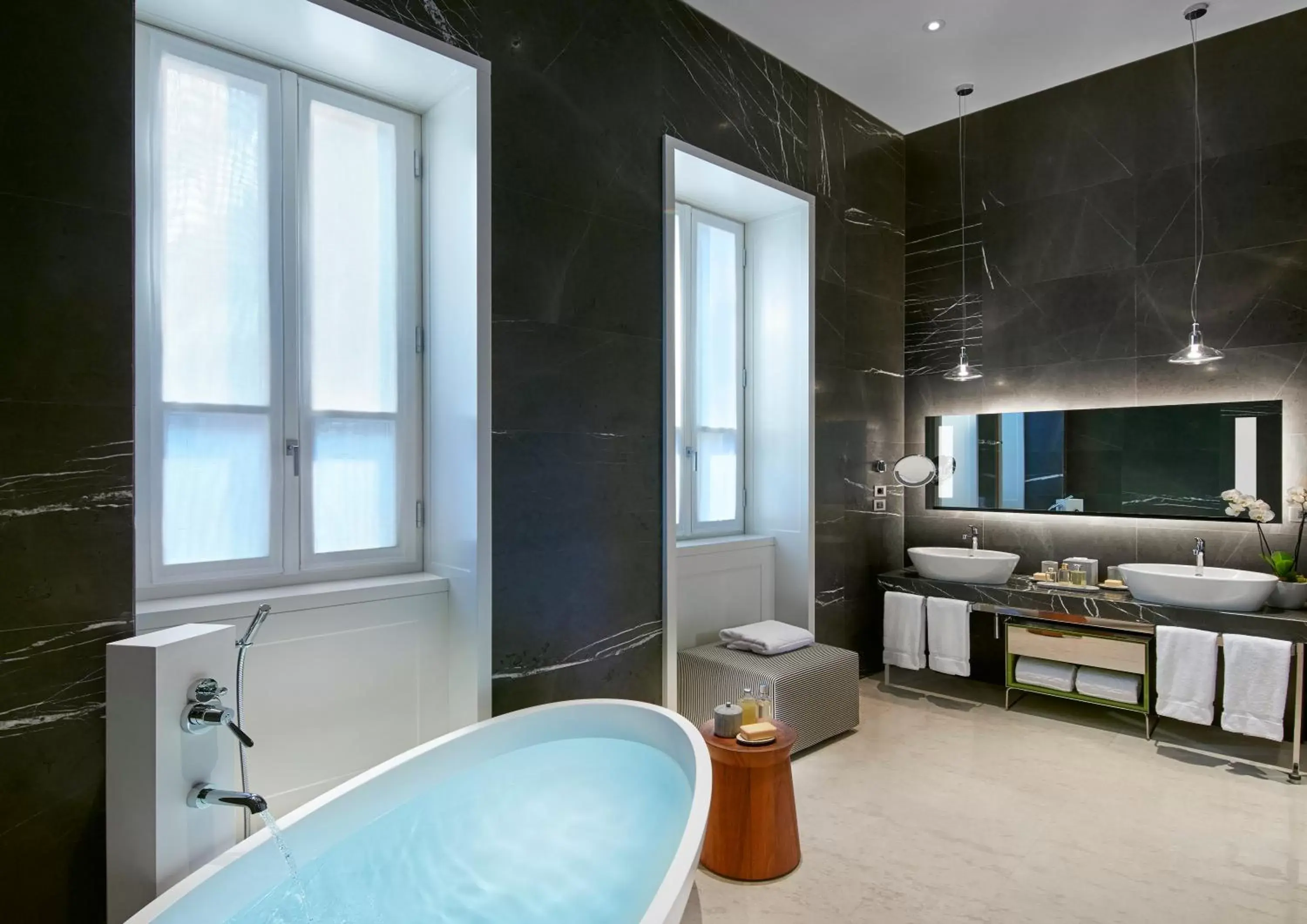 Bathroom in Mandarin Oriental, Milan