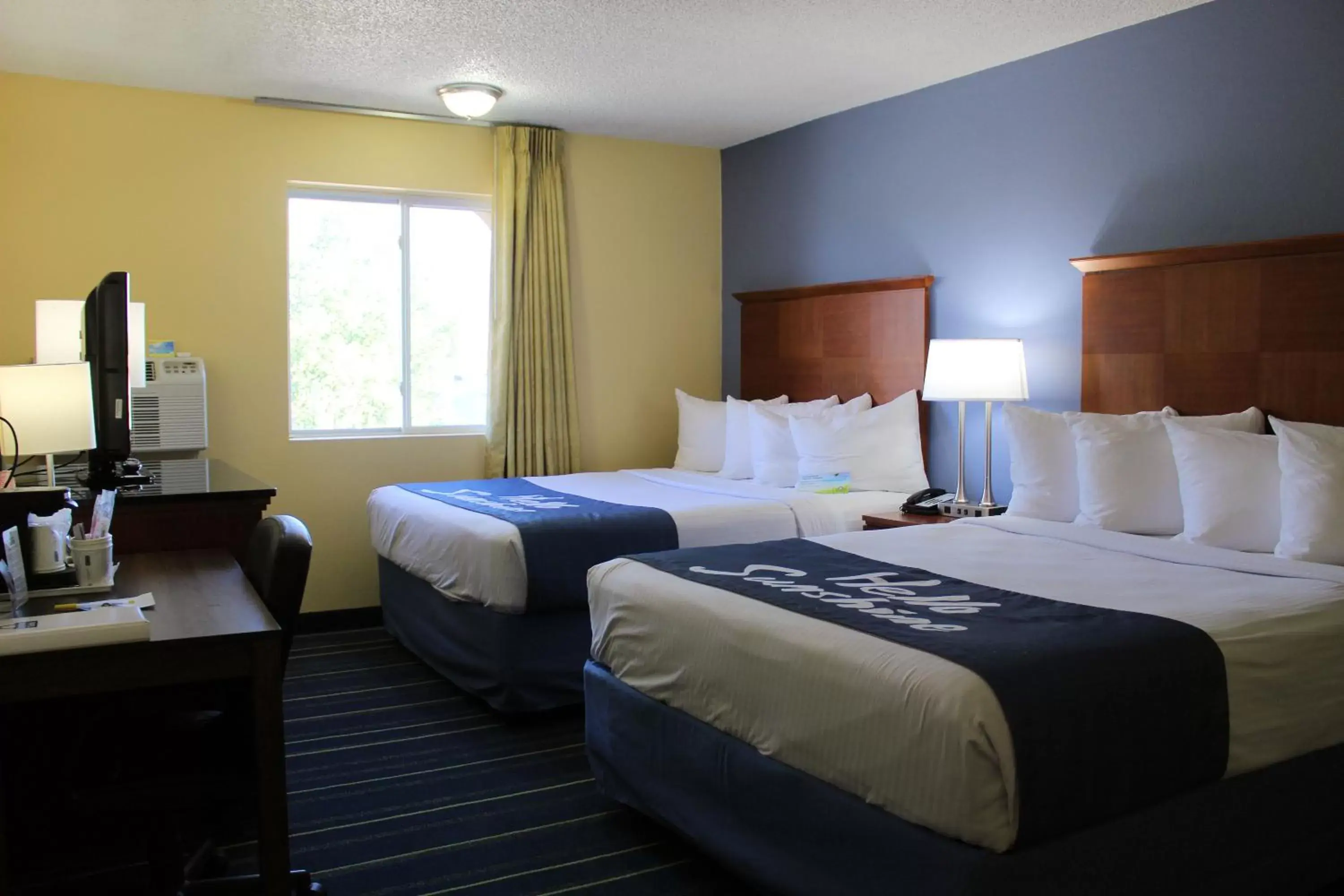 Bed in Days Inn & Suites by Wyndham Gunnison