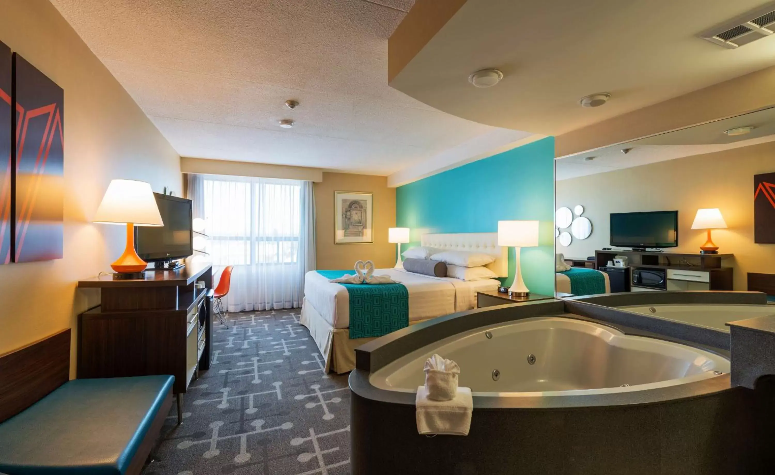 Photo of the whole room in Howard Johnson Plaza by Wyndham by the Falls Niagara Falls