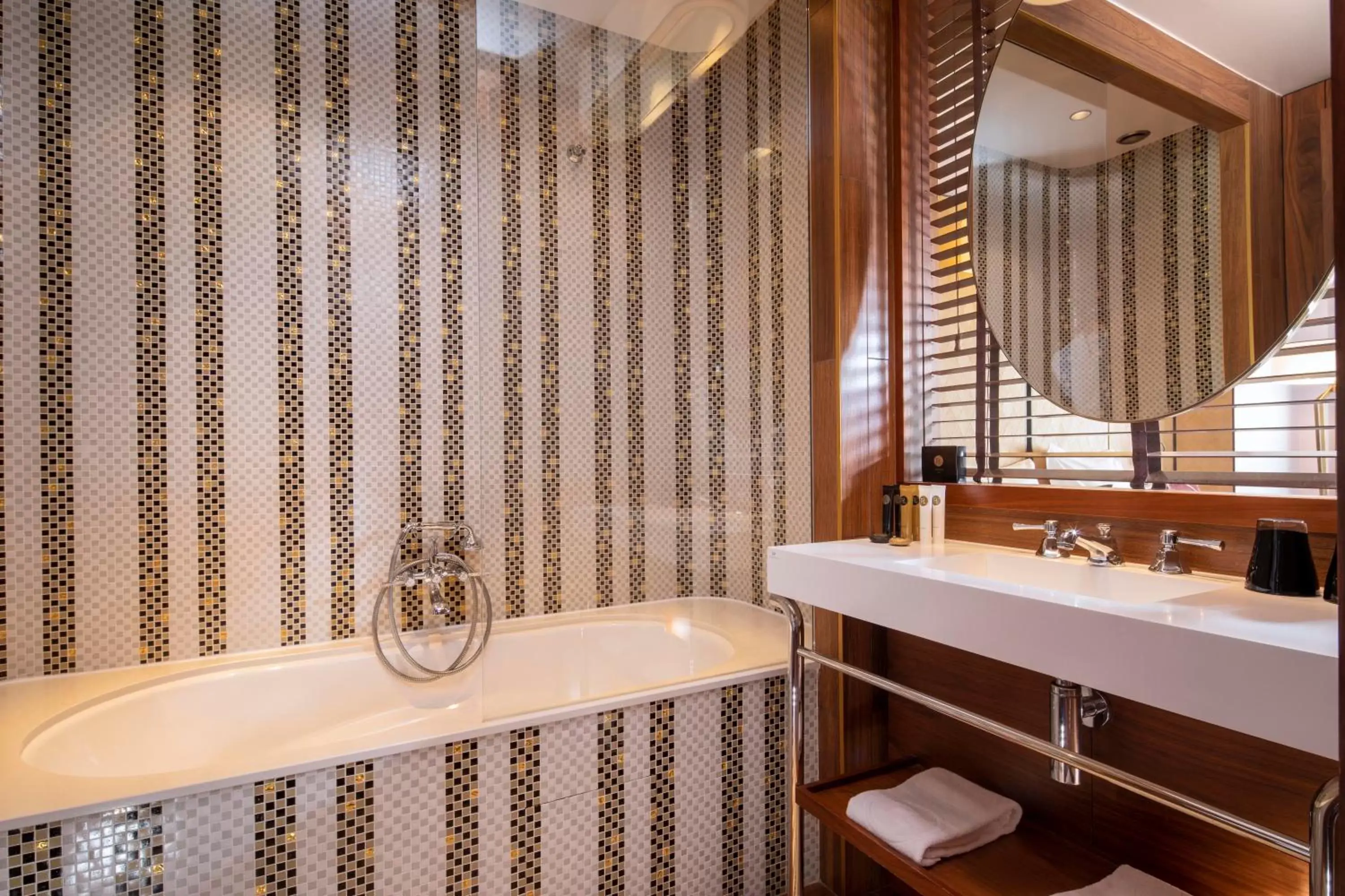 Triple Junior Suite in Hotel Maison FL Triple Junior Suite in Hotel Maison FL