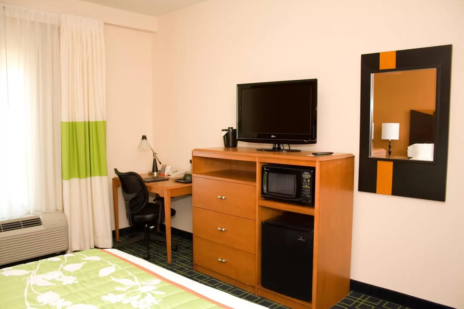 Bed in Fairfield Inn and Suites by Marriott Muskogee